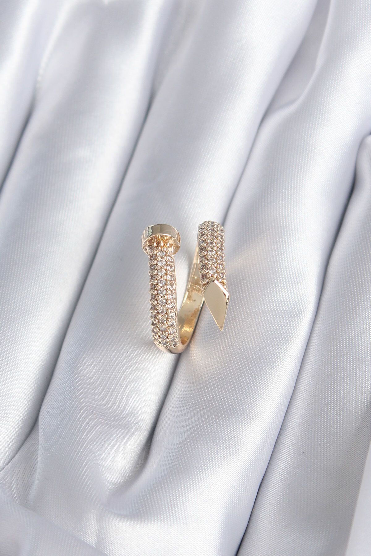 BZK ACCESSORİES Pirinç Gold Renk Çivi Model Zirkon Taşlı Kadın Yüzük