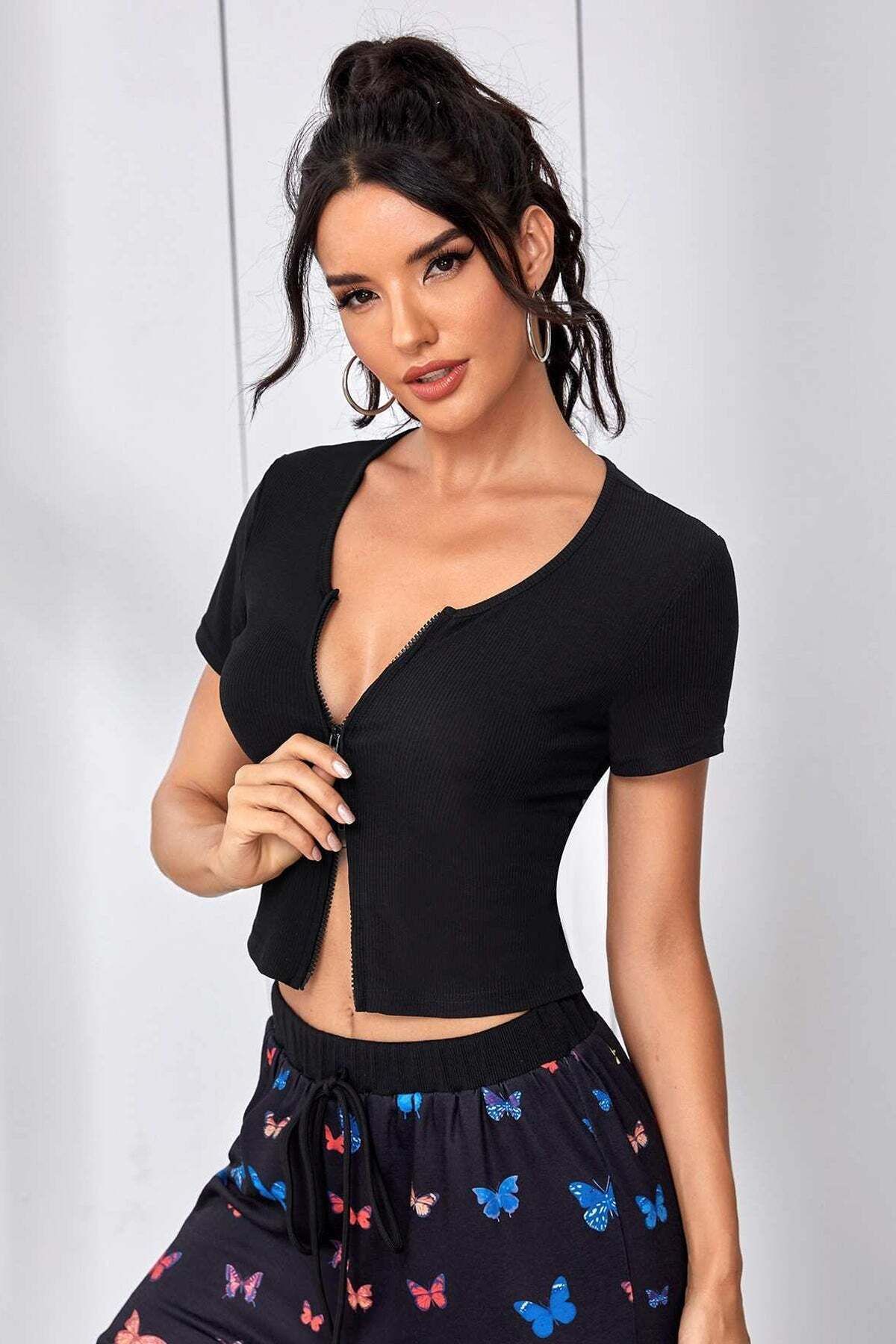Ethab Ticaret Kadın Siyah Çift Fermuarlı Yarım Kol Crop Top Bluz