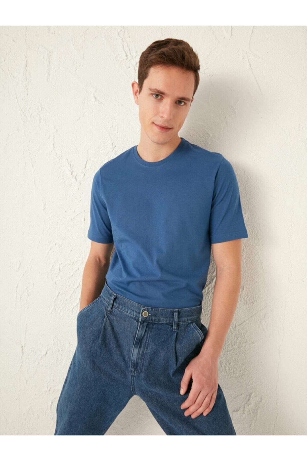 LC Waikiki Your Fashion Style'dan Erkek Lacivert Tişört Bisiklet Yaka Basic Kısa Kollu Pamuklu Basic