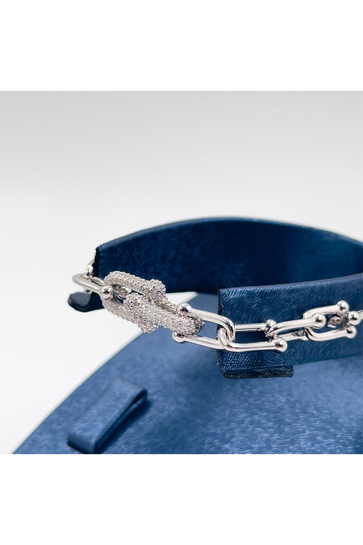 Livora Jewelry Tiffany Model Spor Gümüş Bileklik