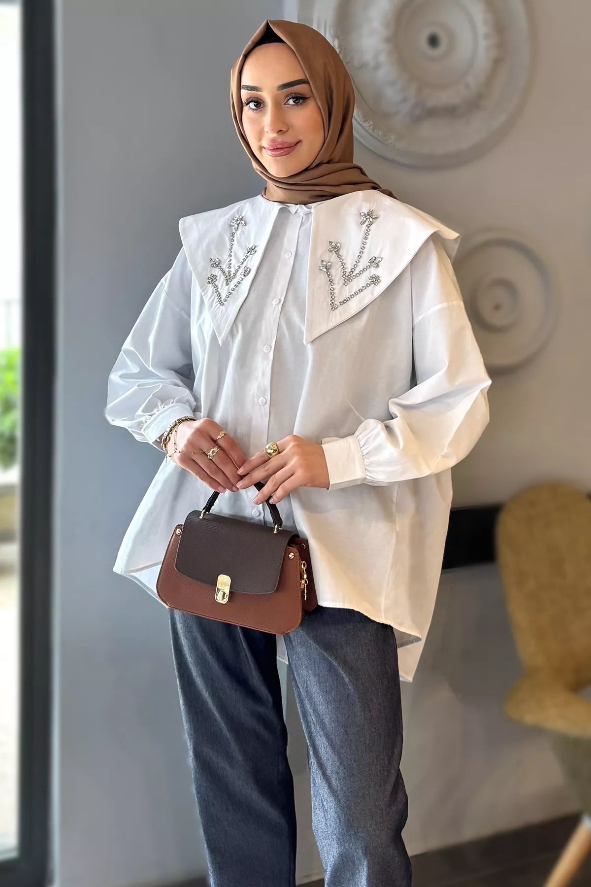 julude Beyaz Yaka Taş Detaylı Oversize Tesettür Tunik