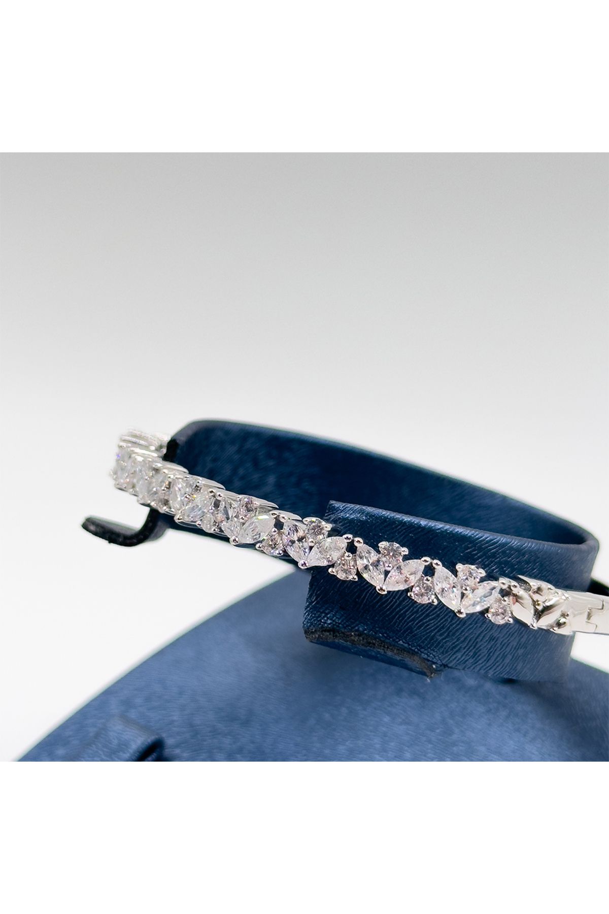 Livora Jewelry Pırlanta Montür Kelepçe Gümüş Bileklik