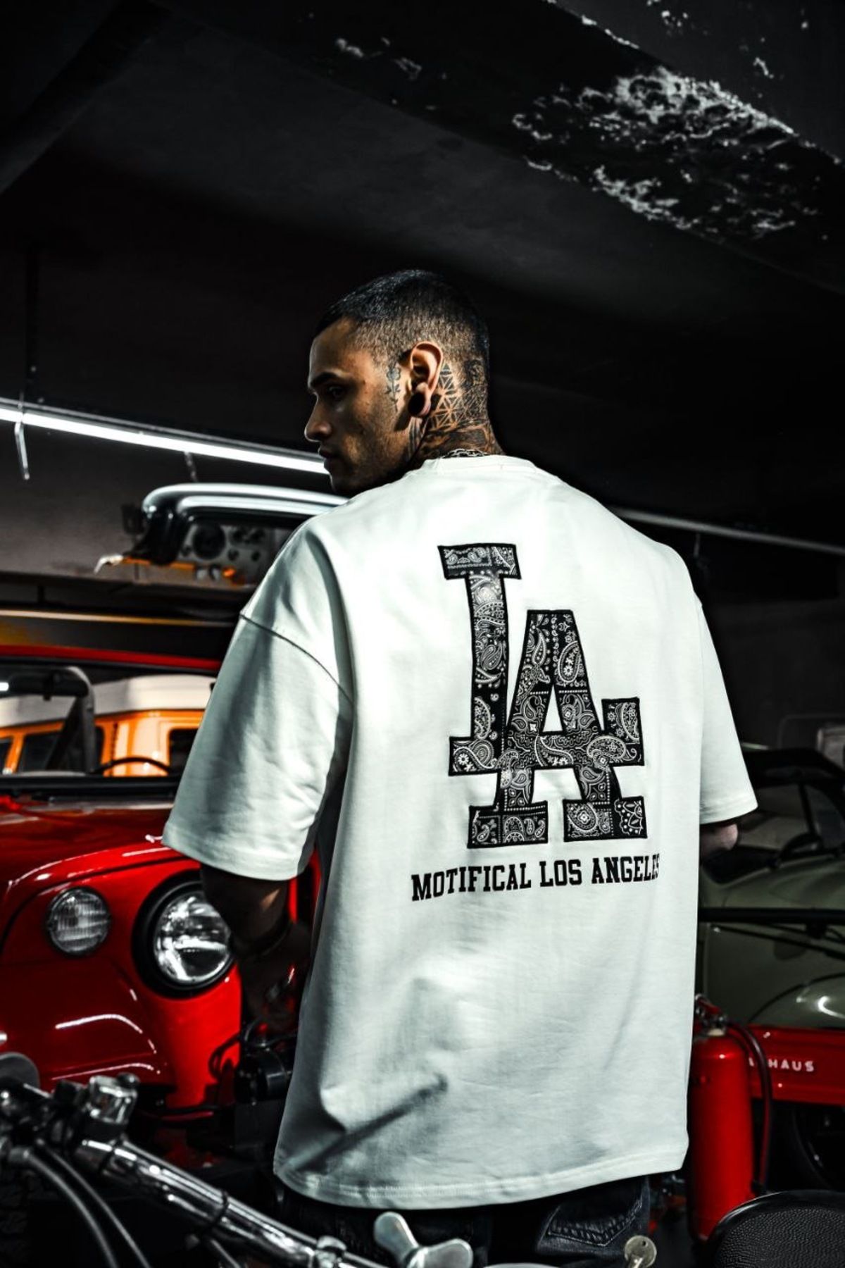 Escobar Motıfıcal Los Angeles Baskılı ve Nakışlı Oversize Tshirt