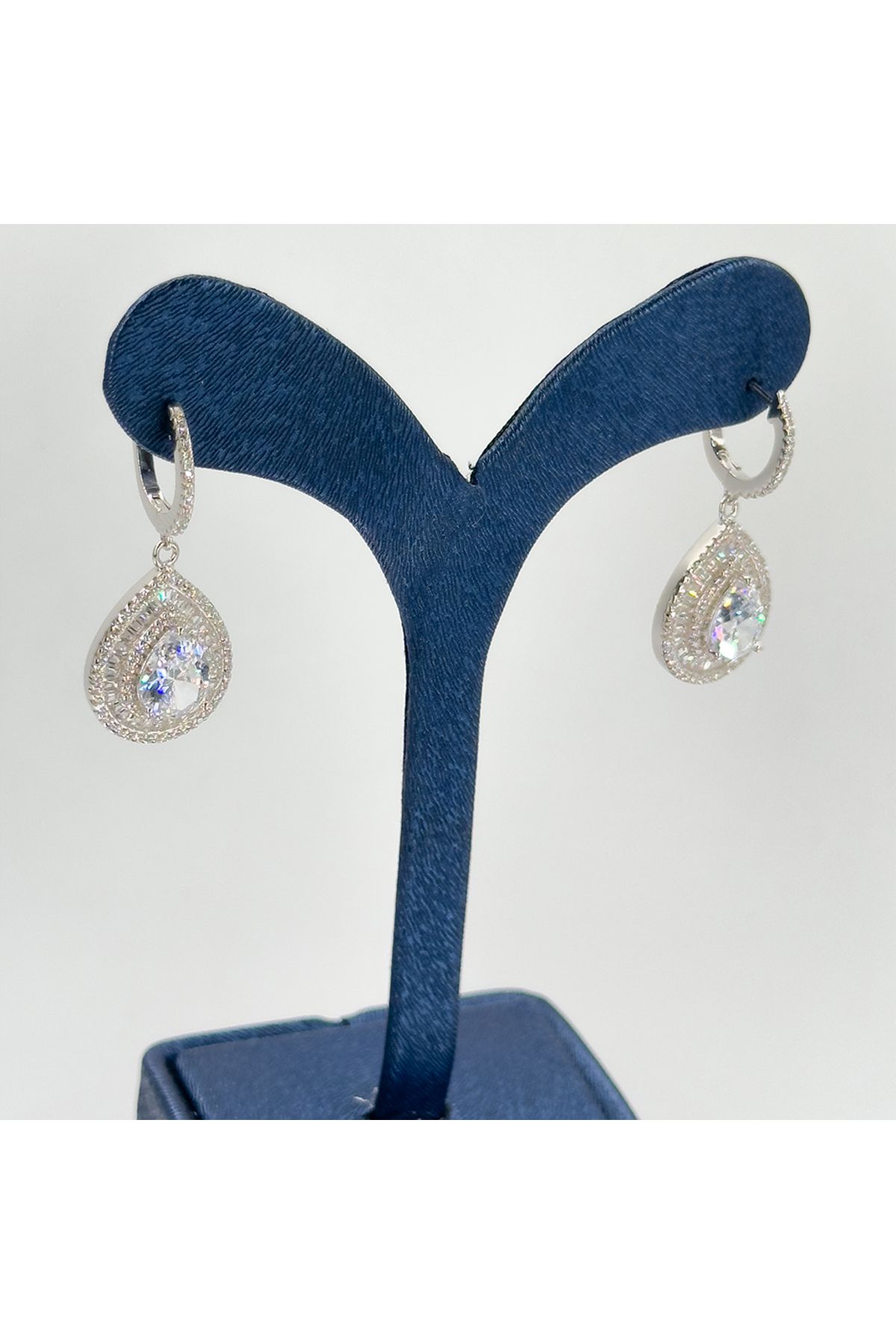 Livora Jewelry Su Damlası Sallamalı Gümüş Küpe