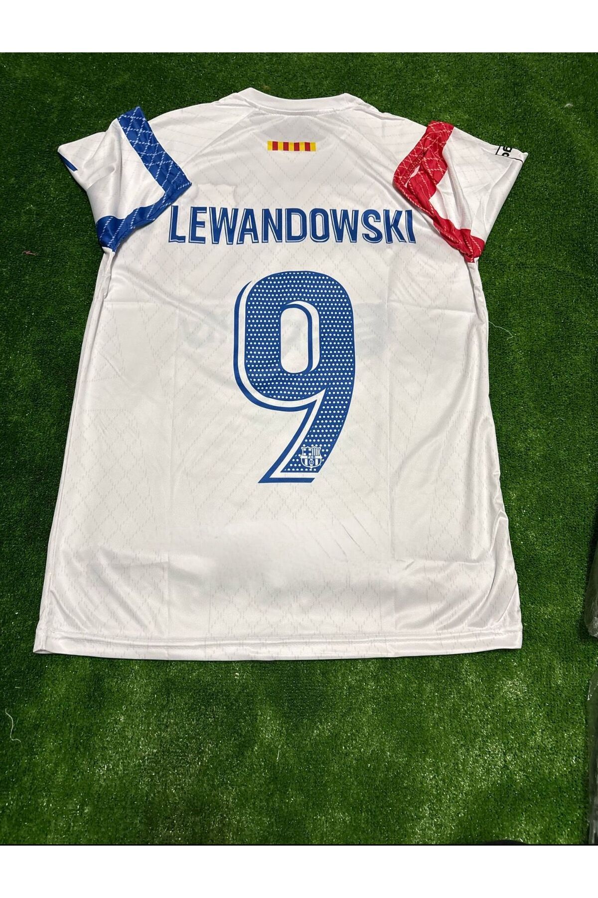 Lion Spor Robert Lewandowski 9 Forma tasarım Baskılı BARCELONA BEYAZ FORMA