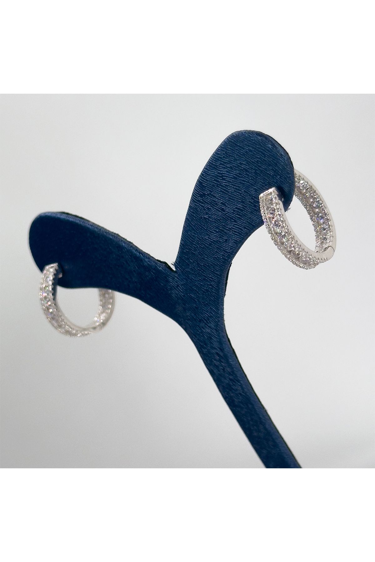 Livora Jewelry Pırlanta Montür Baget Taşlı Halka Gümüş Küpe