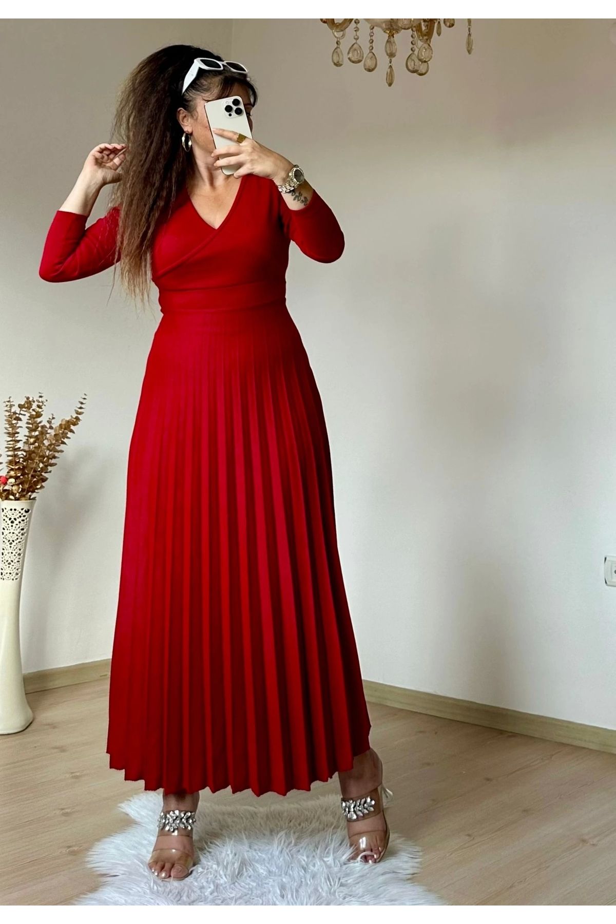 azra moda Kravuze Yaka Pileli Elbise Kırmızı