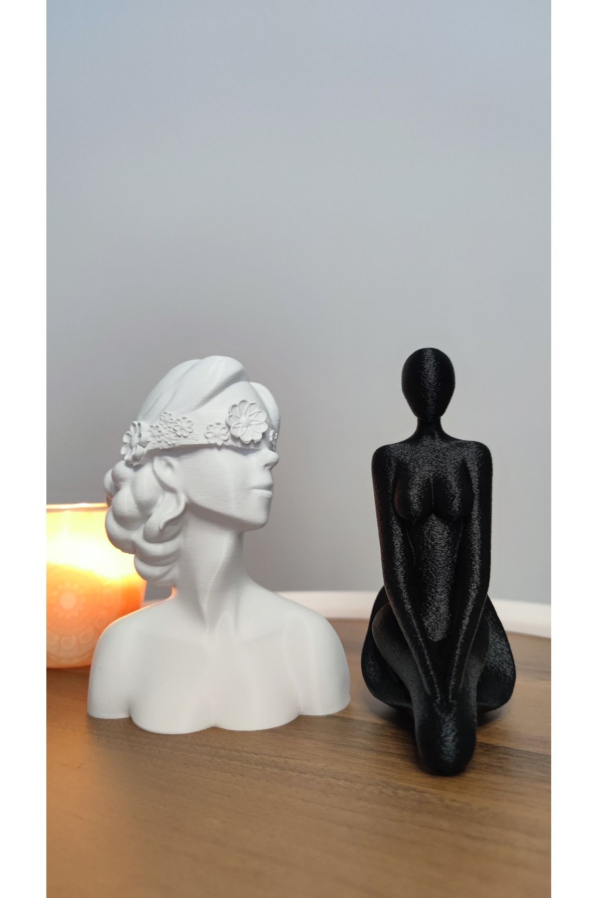 GİZZSTORE HOME Oturan Kadın ve Bereketli Çiçekler Kadın Biblo Heykel Dekoratif Ev Dekorasyonu Hediyelik 14cm/14cm