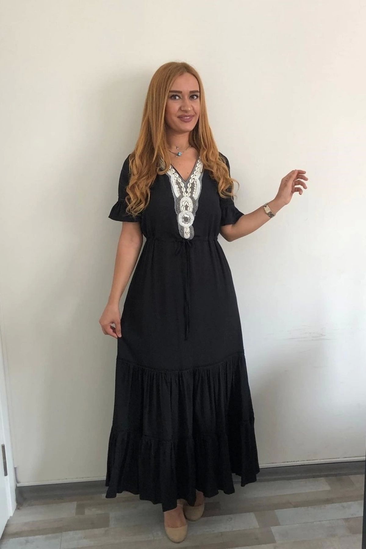 azra moda Yakası Boncuk İşlemeli Elbise -Siyah