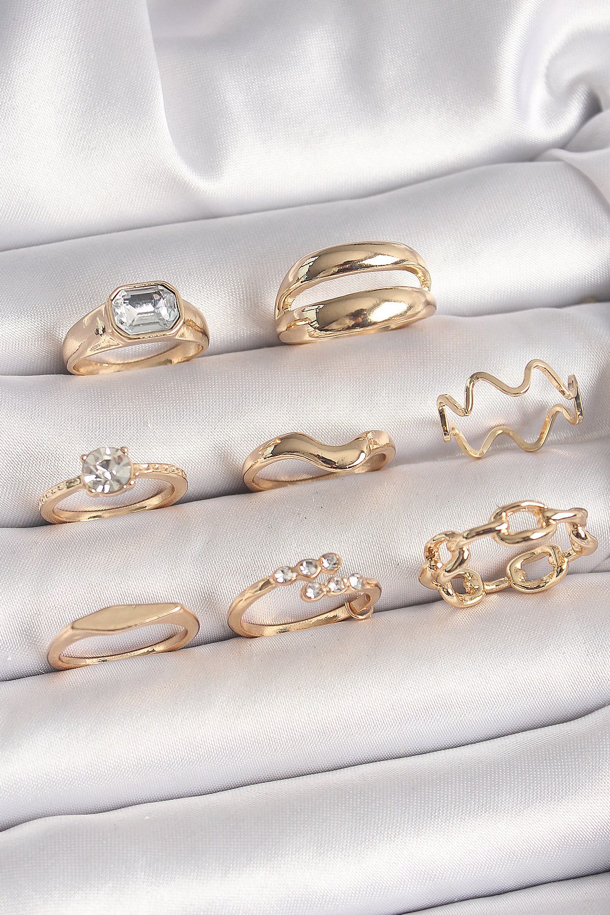 Evinso Pirinç Gold Renk Zirkon Taşlı Dalga Model Zincir Detay Kadın Yüzük Kombini