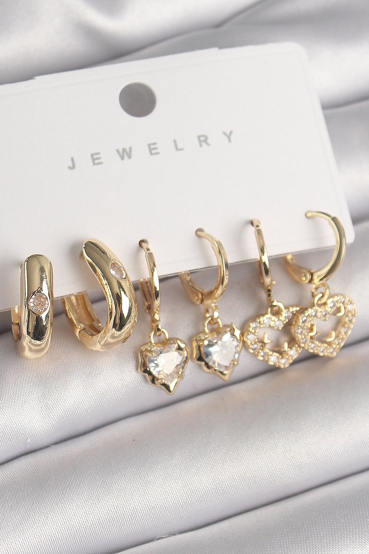 BZK ACCESSORİES Pirinç Gold Renk Sallantı Zirkon Taşlı Kalp Model Kadın Küpe