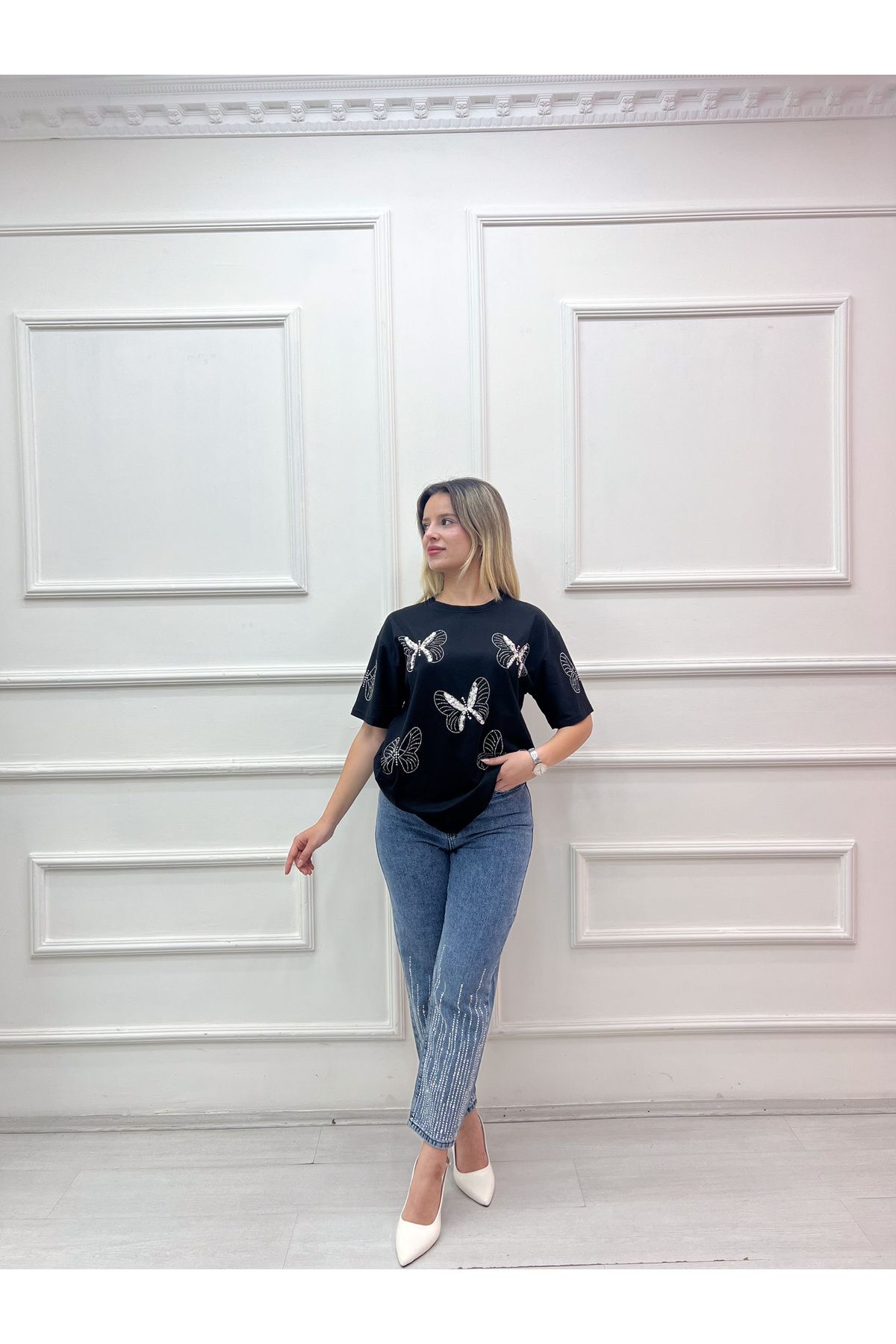 MODA 42 BÜYÜK KELEBEK BASKILI TAŞLI SIFIR YAKA TSHIRT