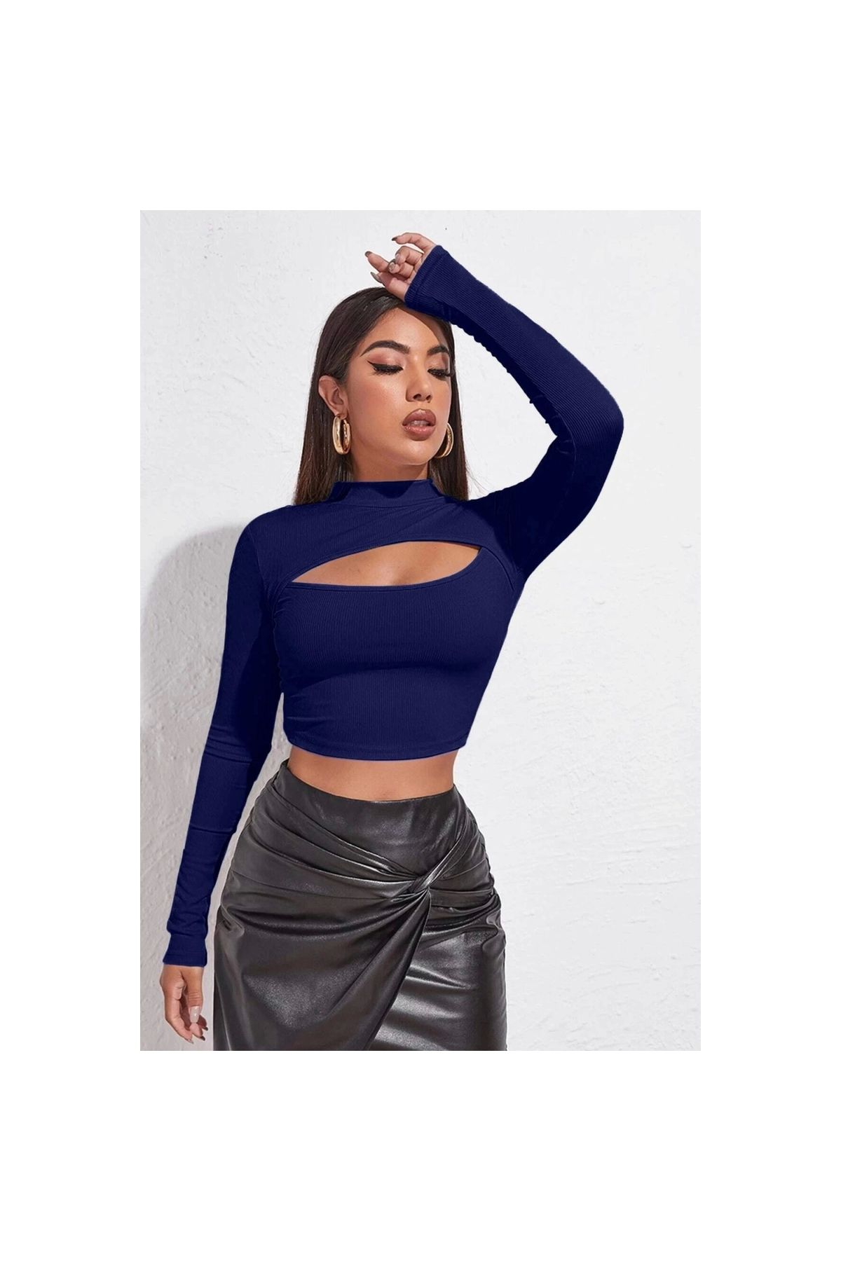 Marsilyan - Kadın Lacivert Göğüs Dekolteli Uzun Kollu Cut Out Crop Top Bluz