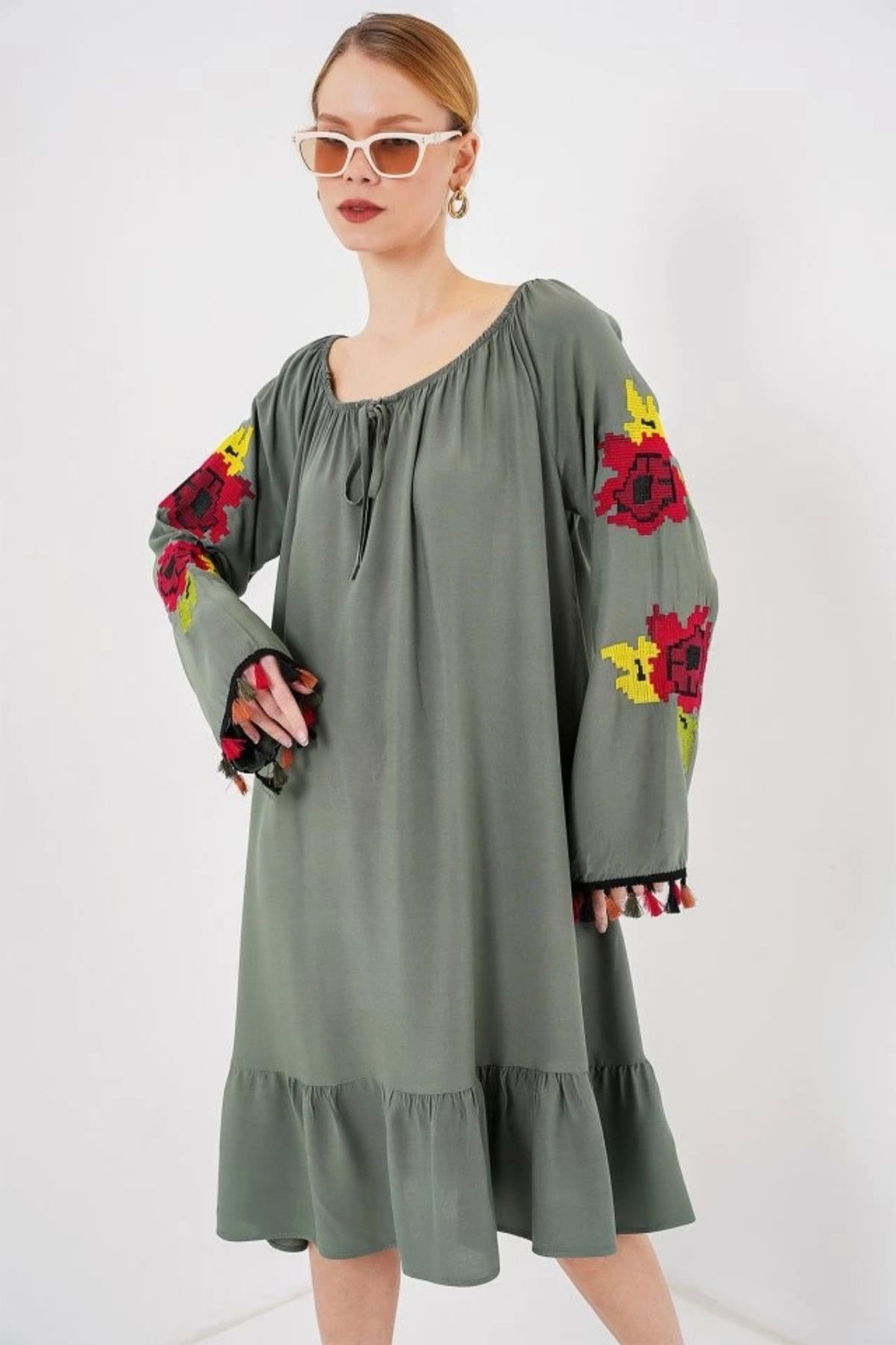 Butik Nakışlı Midi Elbise 2531 - Haki