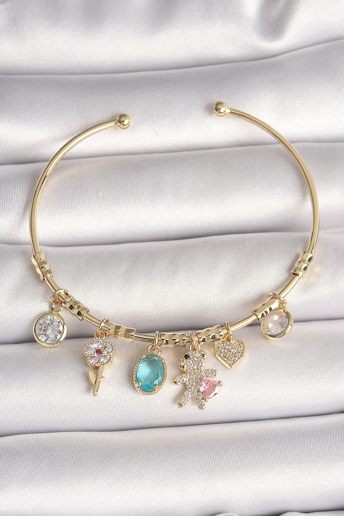 callerrons accessories Pirinç Gold Renk Sallantı Zirkon Taşlı AYıcık Figür Kalp Detay Charm Kadın Bileklik - EBJ250501W3281
