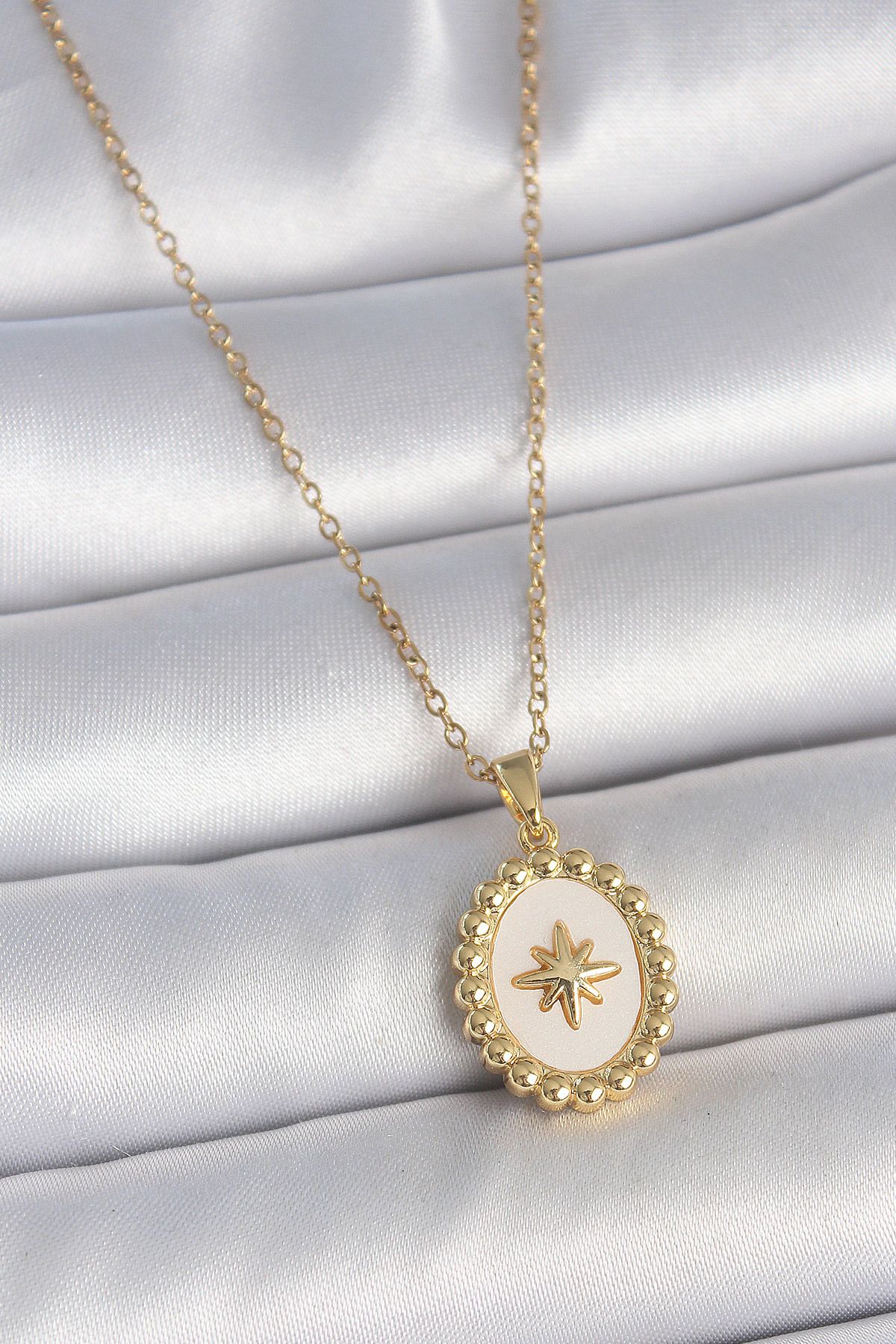 callerrons accessories Gold Renk Zincir Beyaz Mineli Kutup Yıldız İşlemeli Madalyon Model Kadın Kolye - EBJ250501W33601