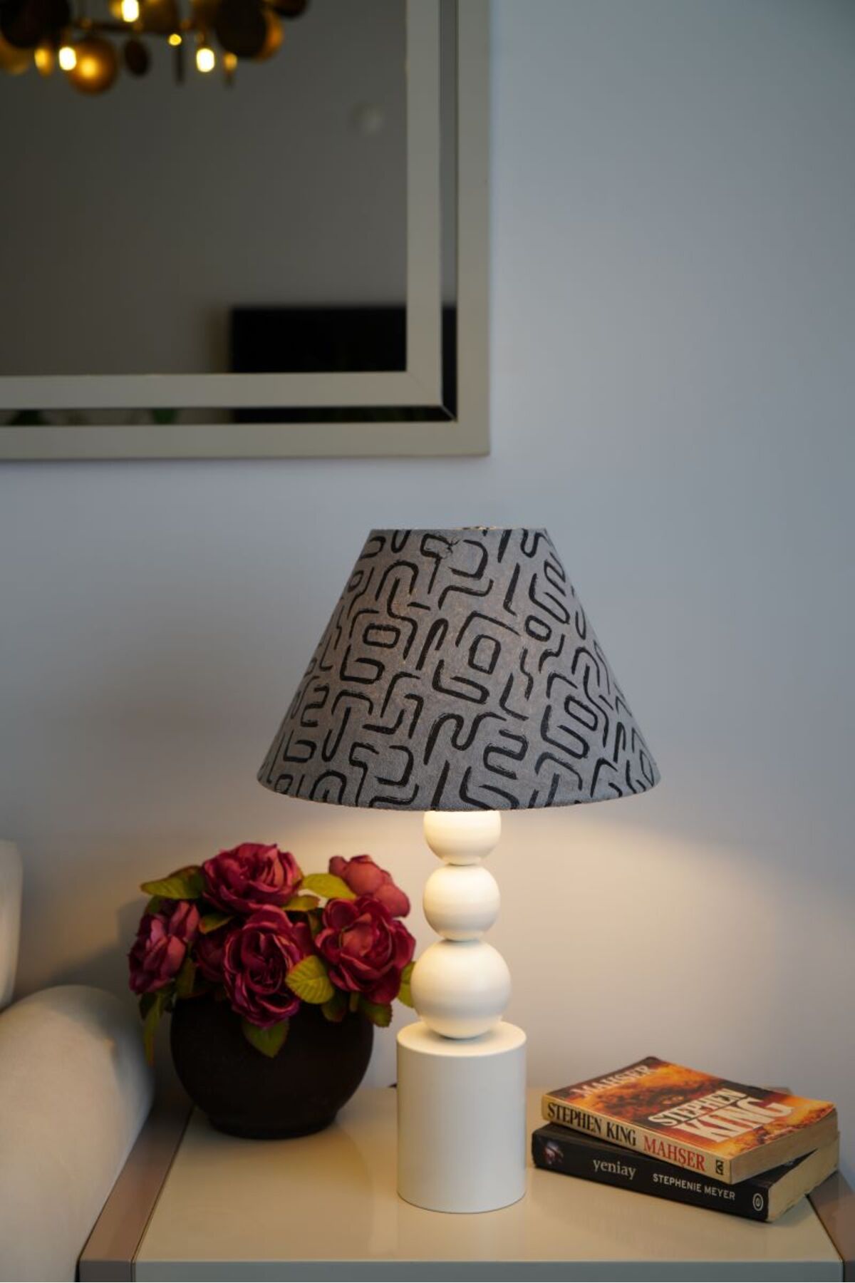 retro home design Özel Krem Ayaklı Kadife Kumaş Konik Labirent Desenli Dekoratif Abajur Yatak Odası Salon