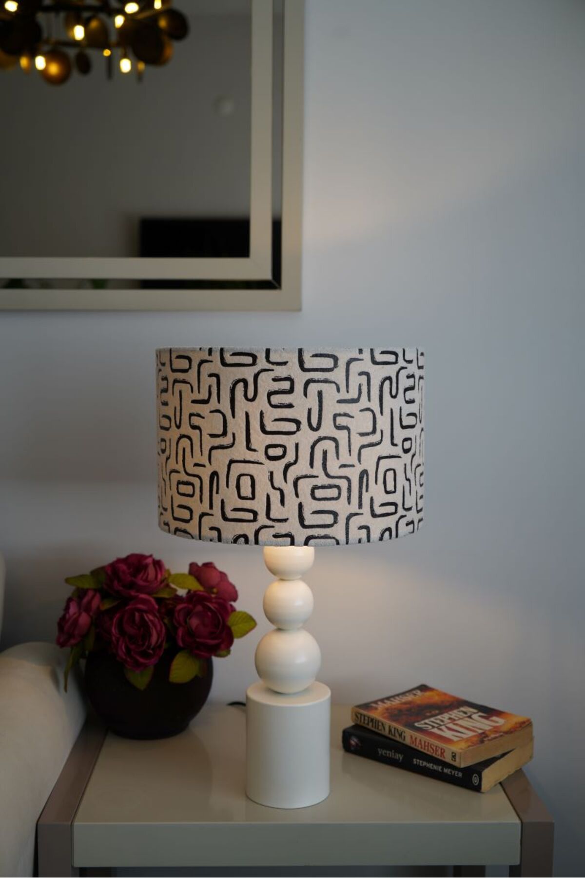 retro home design Özel Krem Ayaklı Kadife Kumaş Silindir Labirent Desenli Dekoratif Abajur Yatak Odası Salon