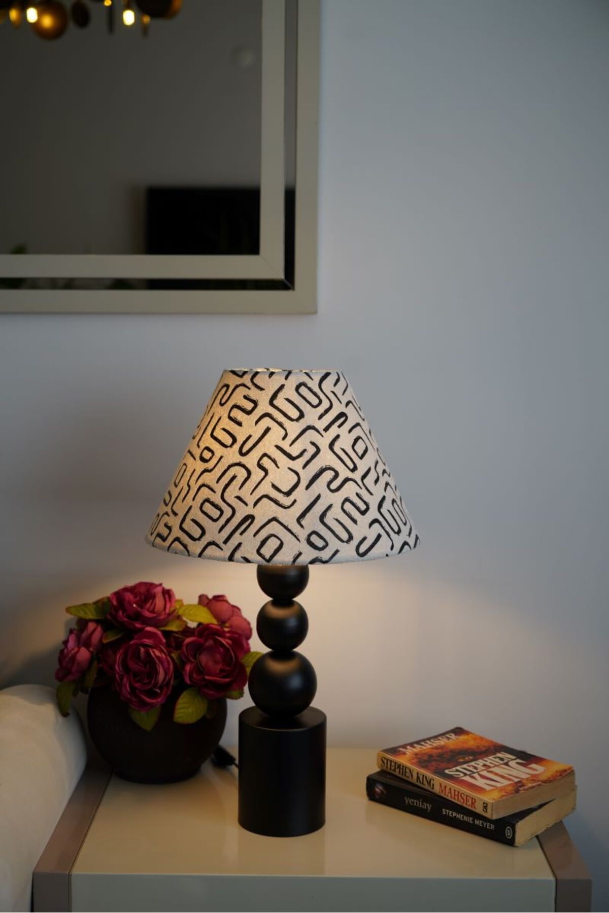 retro home design Özel Siyah Ayaklı Kadife Kumaş Konik Labirent Desenli Dekoratif Abajur Yatak Odası Salon