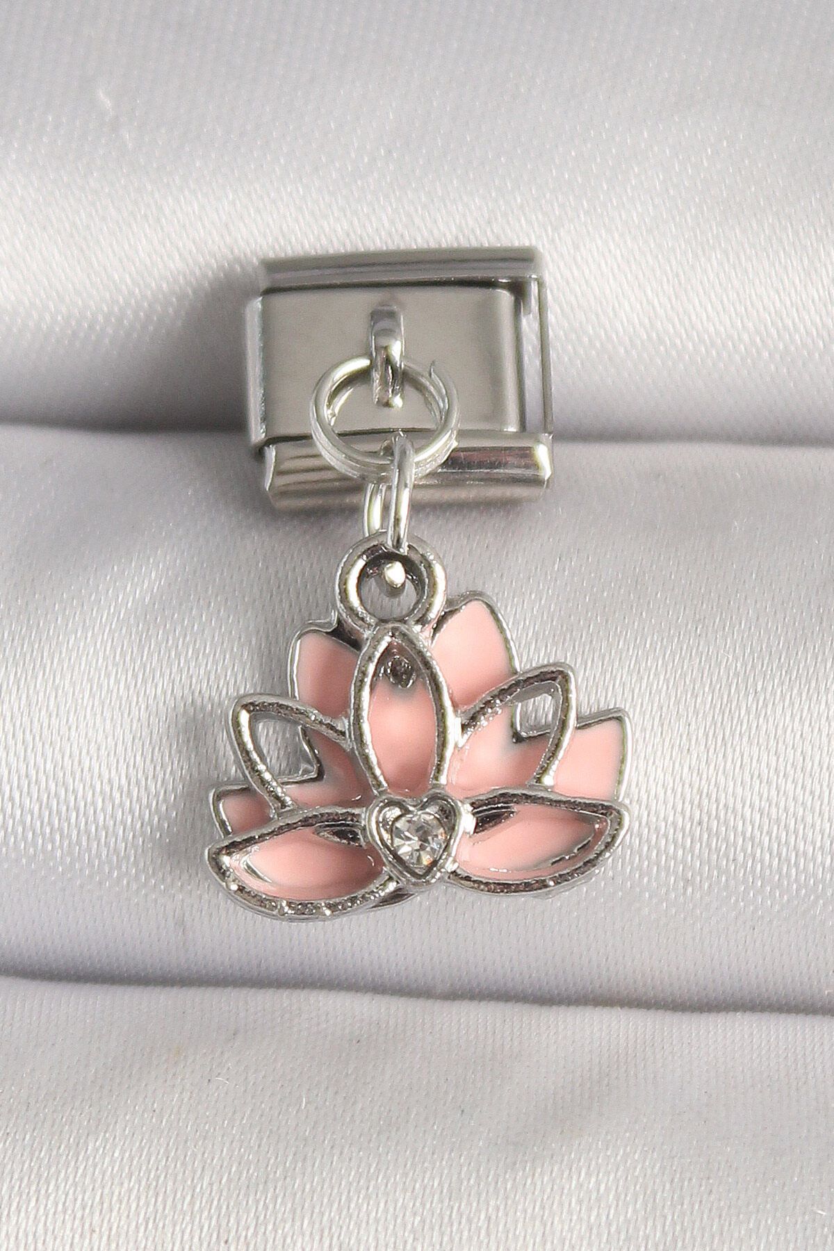 HobiDünyasıElif 316L Çelik Gümüş Renk Pembe Lotus Model Zirkon Taş Detaylı Nomination Charm -
