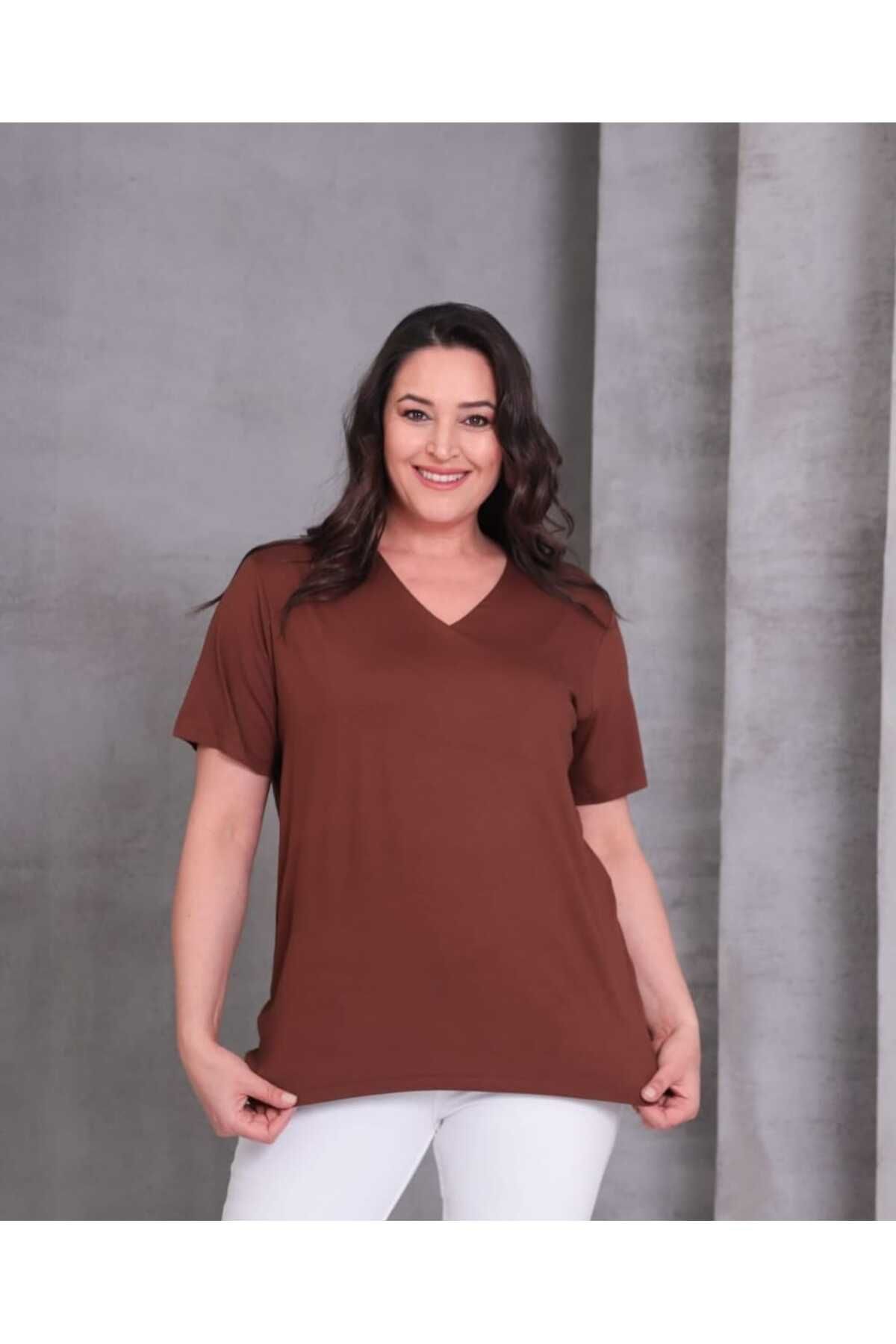 Seviliko Kadın Büyük Beden V Yaka Basic Kısa Kollu T-shirt Kahverengi