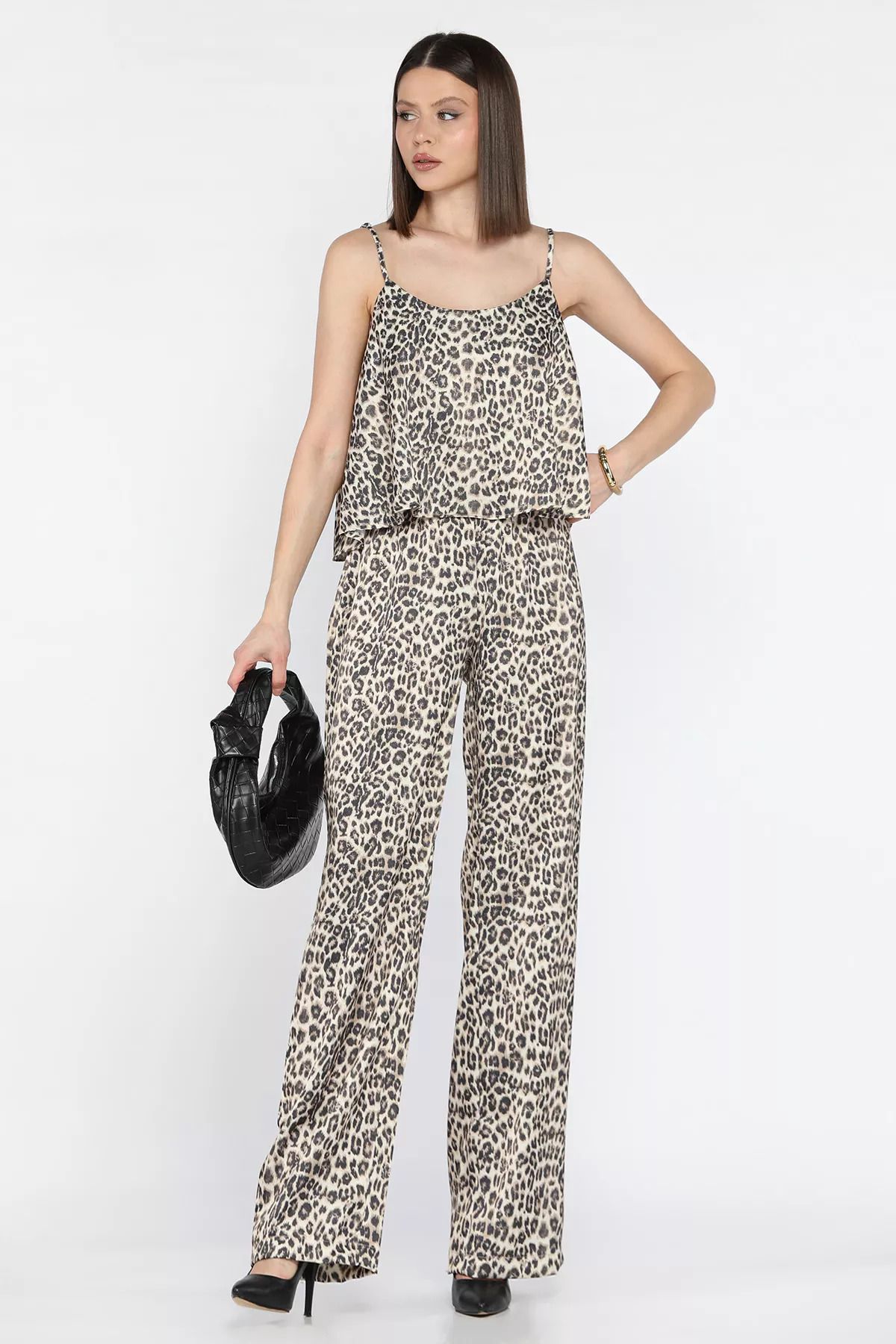 GÜLSELİ Leopar Desen Leopar Desenli İp Askılı Saten Bluz Pantolon İkili Takım