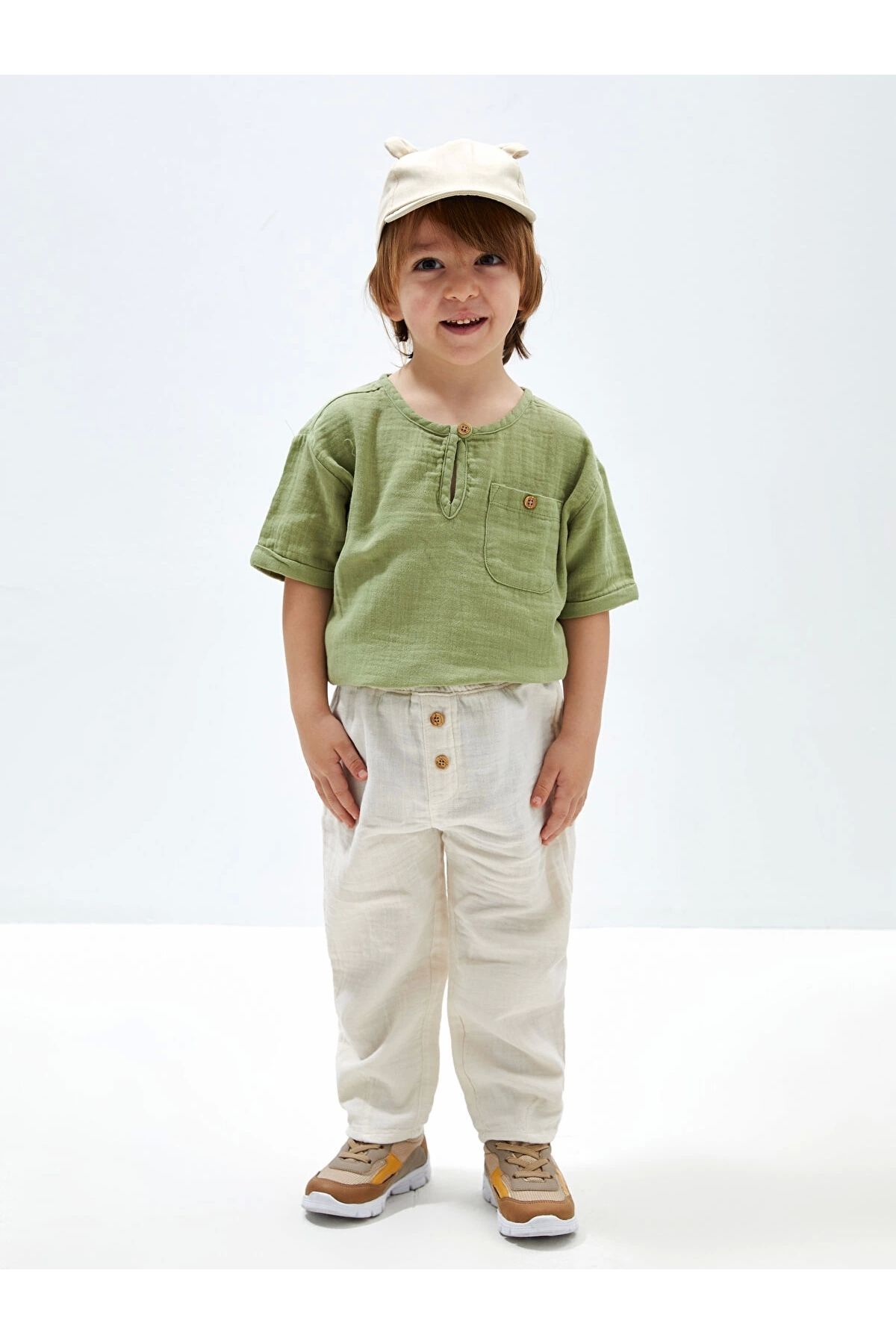 LC Waikiki-Lcw Kids Green Crew Neck Short Sleeve Baby Boy T-Shirt and Pants 2-Piece Set 1