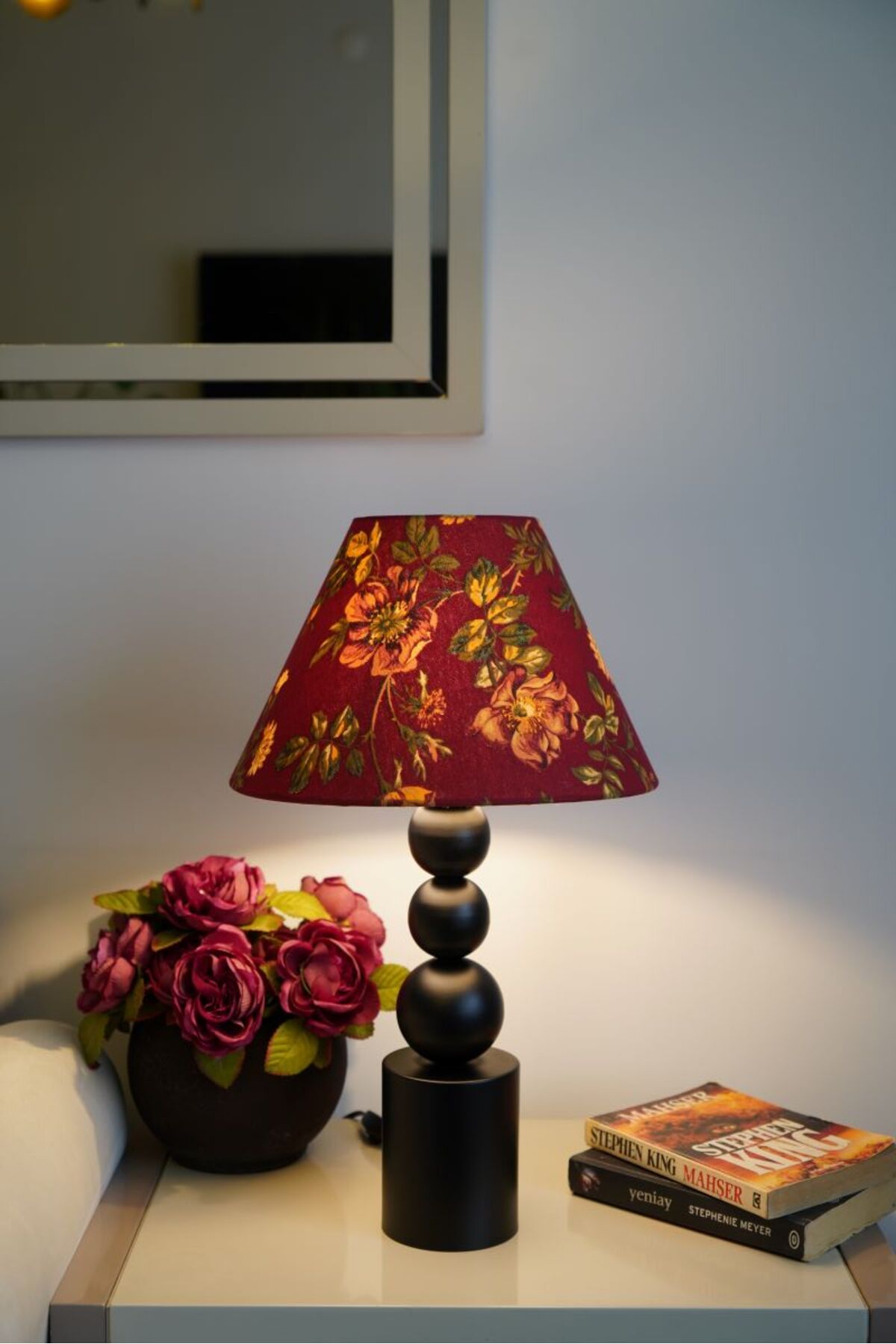 retro home design Özel Siyah Ayaklı Kırmızı Çiçekli Baskı Kumaş Konik Dekoratif Abajur Yatak Odası Salon