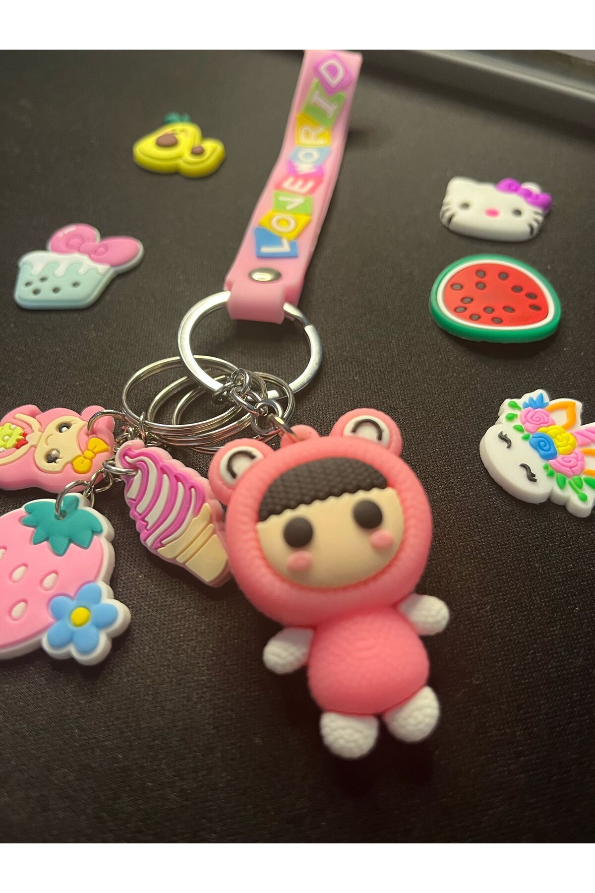 Antin Kuntin Karikatür 3D Pembe Anahtarlık Charm Set 1 Adet 3D + 3 Adet Mini Anahtarlıkla Gelir