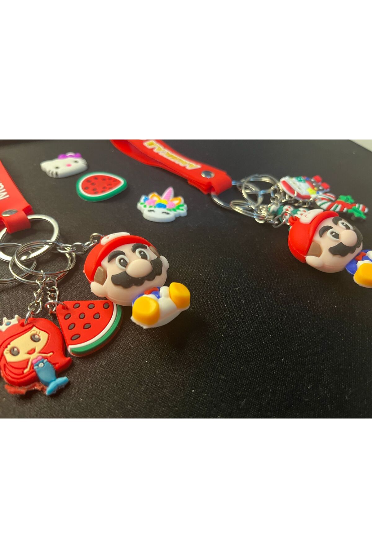 Antin Kuntin Kırmızı Mario 3D Anahtarlık Charm Set 1 Adet 3D + 3 Adet Mini Anahtarlıkla Gelir