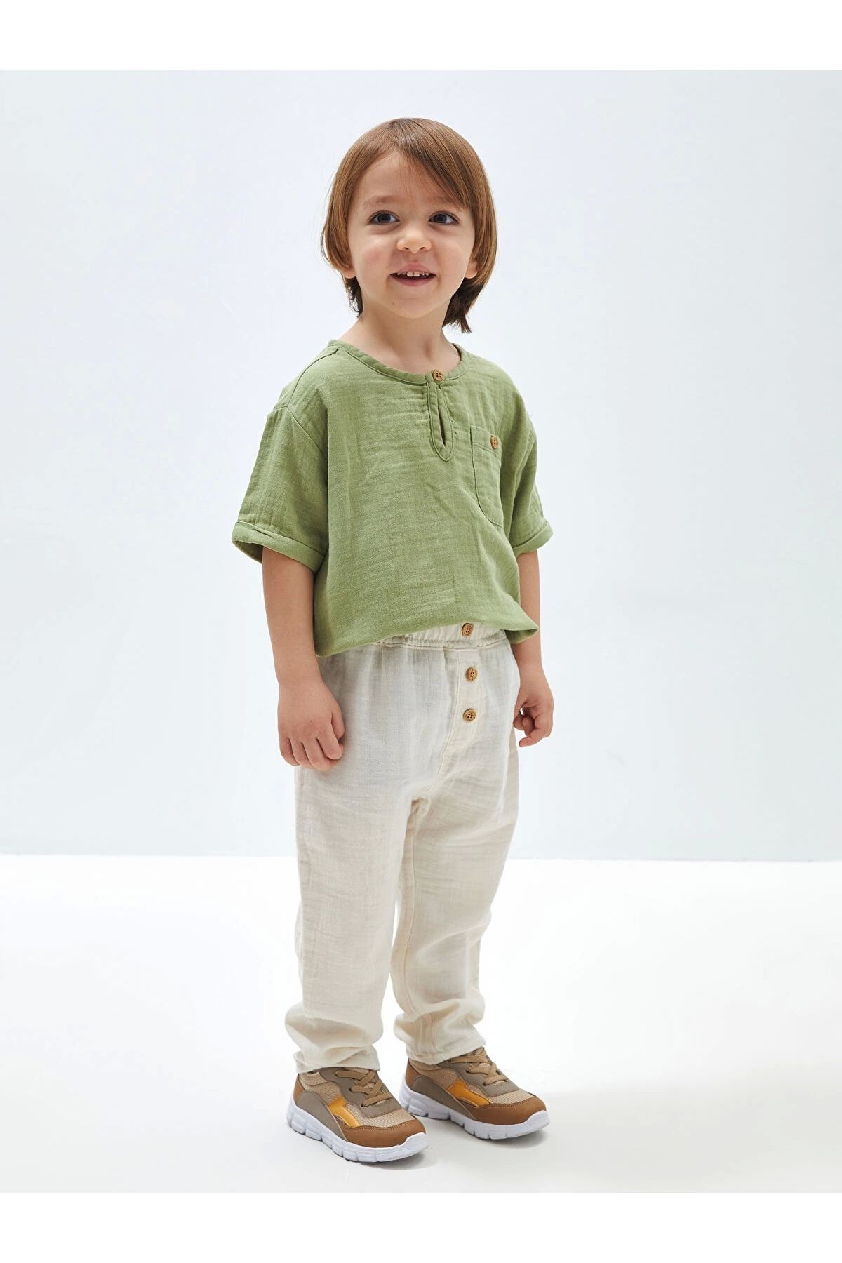 LC Waikiki-Lcw Kids Green Crew Neck Short Sleeve Baby Boy T-Shirt and Pants 2-Piece Set 2