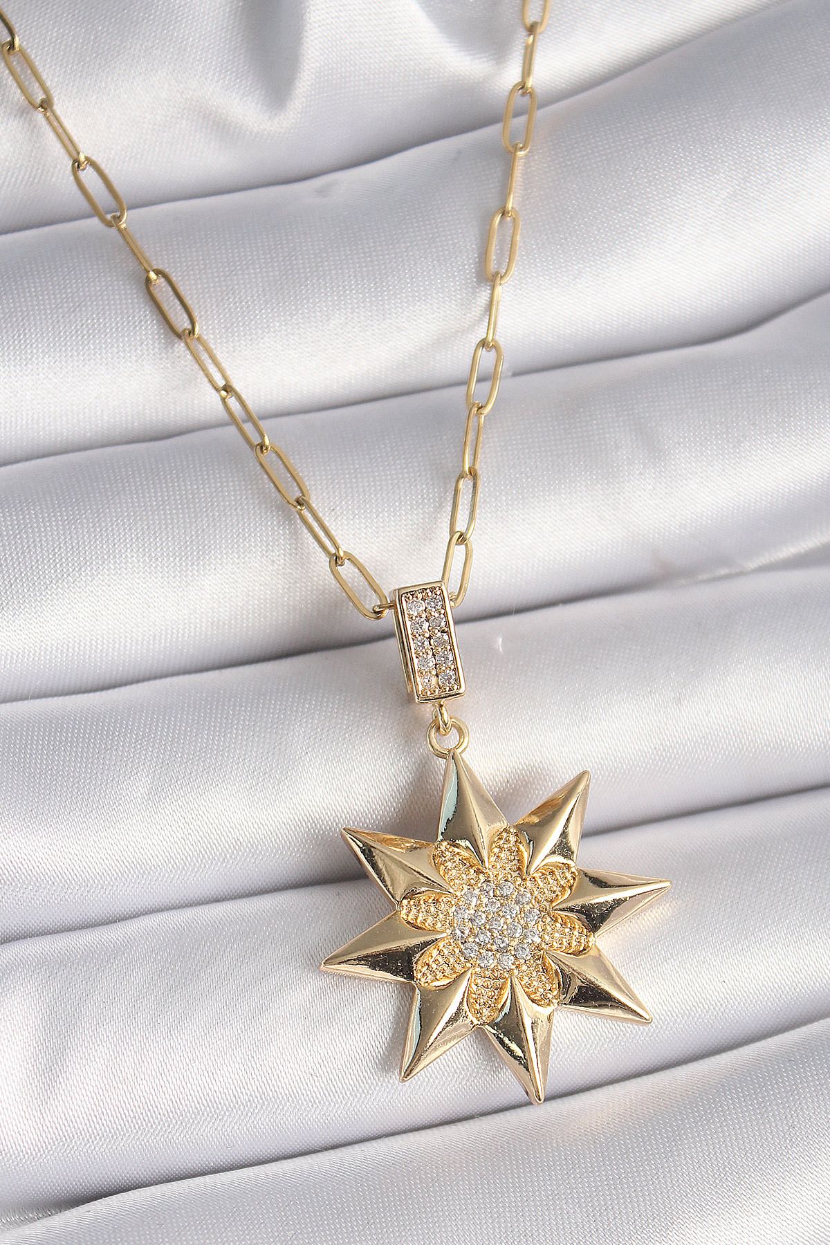 MMB Boutique 316L Çelik Gold Renk Zirkon Taşlı Kutup Yıldızı Model Kadın Kolye