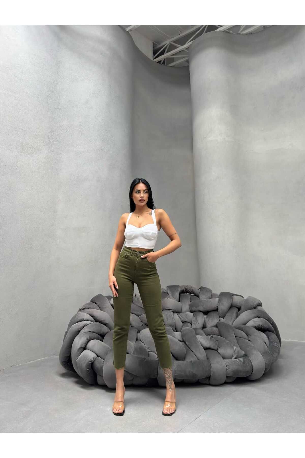 AsiaLife YEŞİL PAÇA KESİK MOM JEANS (LİKRALI)