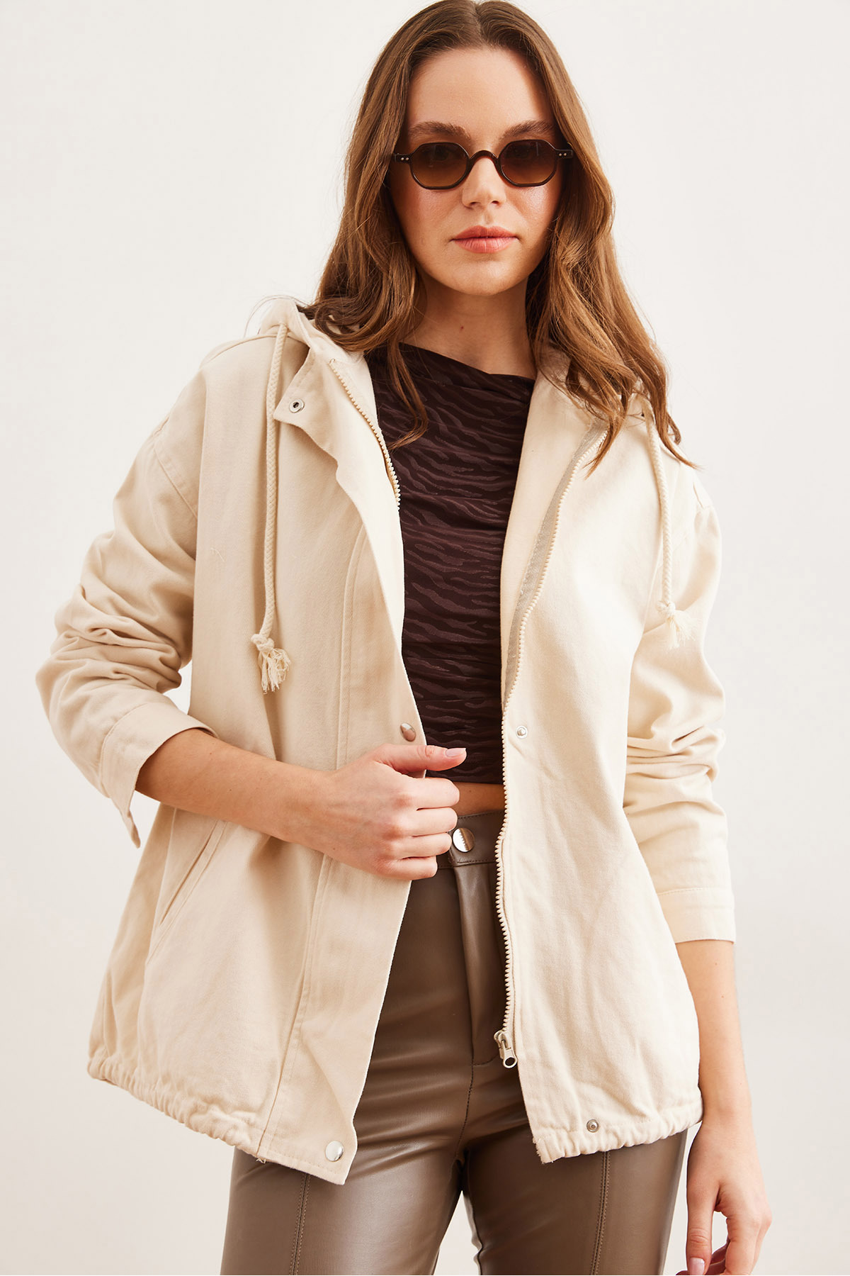 Olalook  Kadın Taş Cepli Fermuarlı Çıtçıt Detaylı Gabardin Ceket CKT-19000419 - Görsel 2