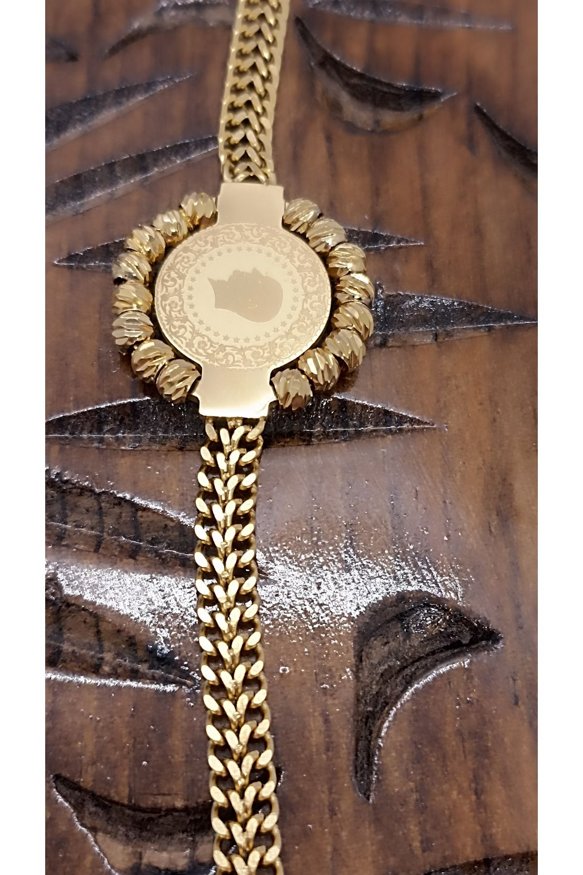 NETİCE ÖYLEK ATA FİGÜRLÜ Çeyrekli Bileklik (Gold)