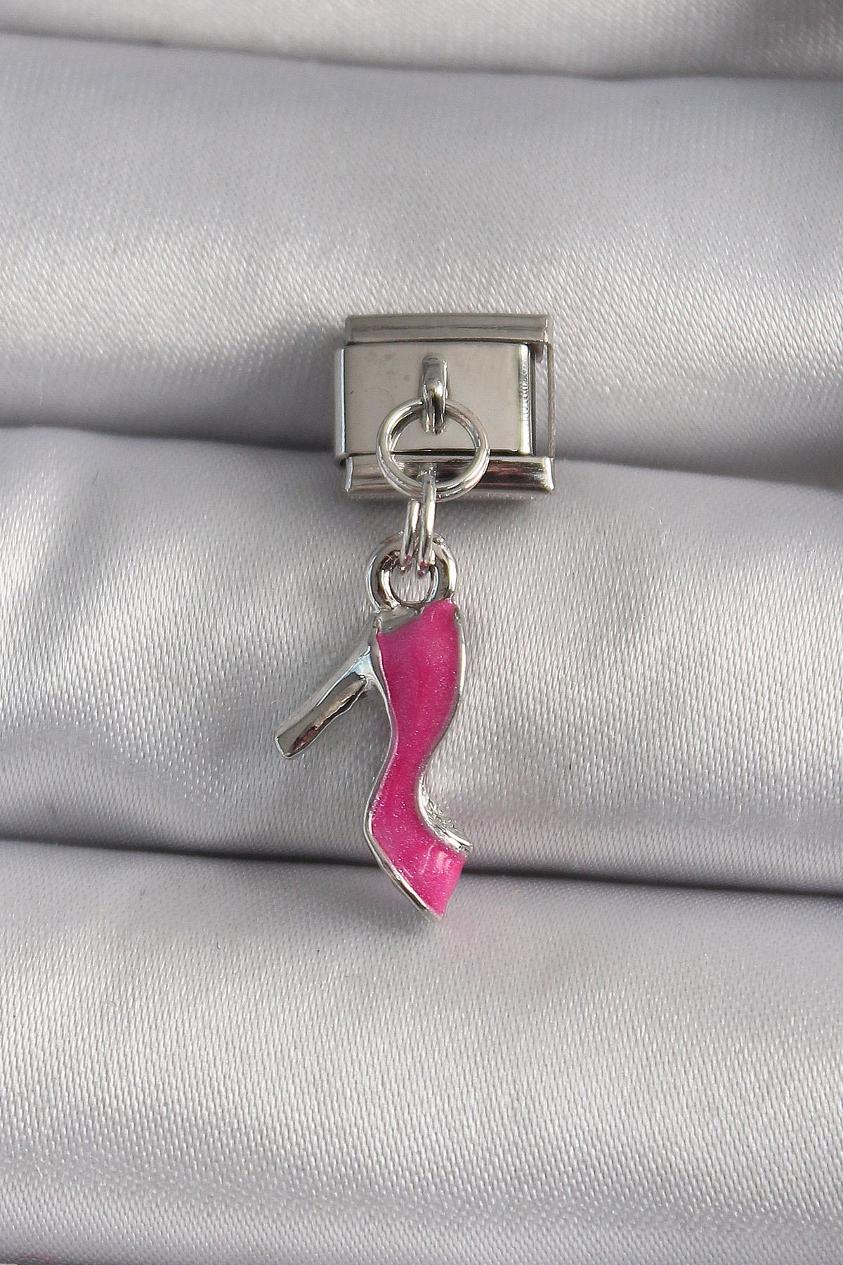 MMB Boutique 316L Çelik Gümüş Renk Sallantı Pembe Topuklu Ayakkabı Model Nomination Charm