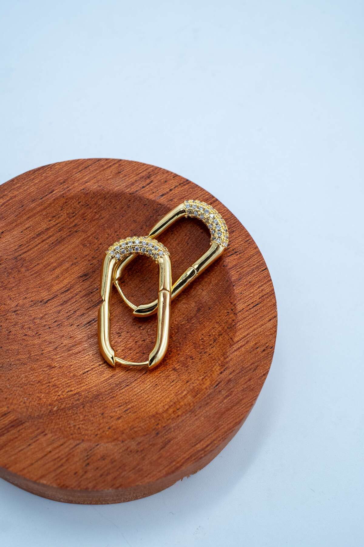 ATELİER BEREN Bold Link – Zirkon Taş Detaylı Gold Silver Modern Küpe
