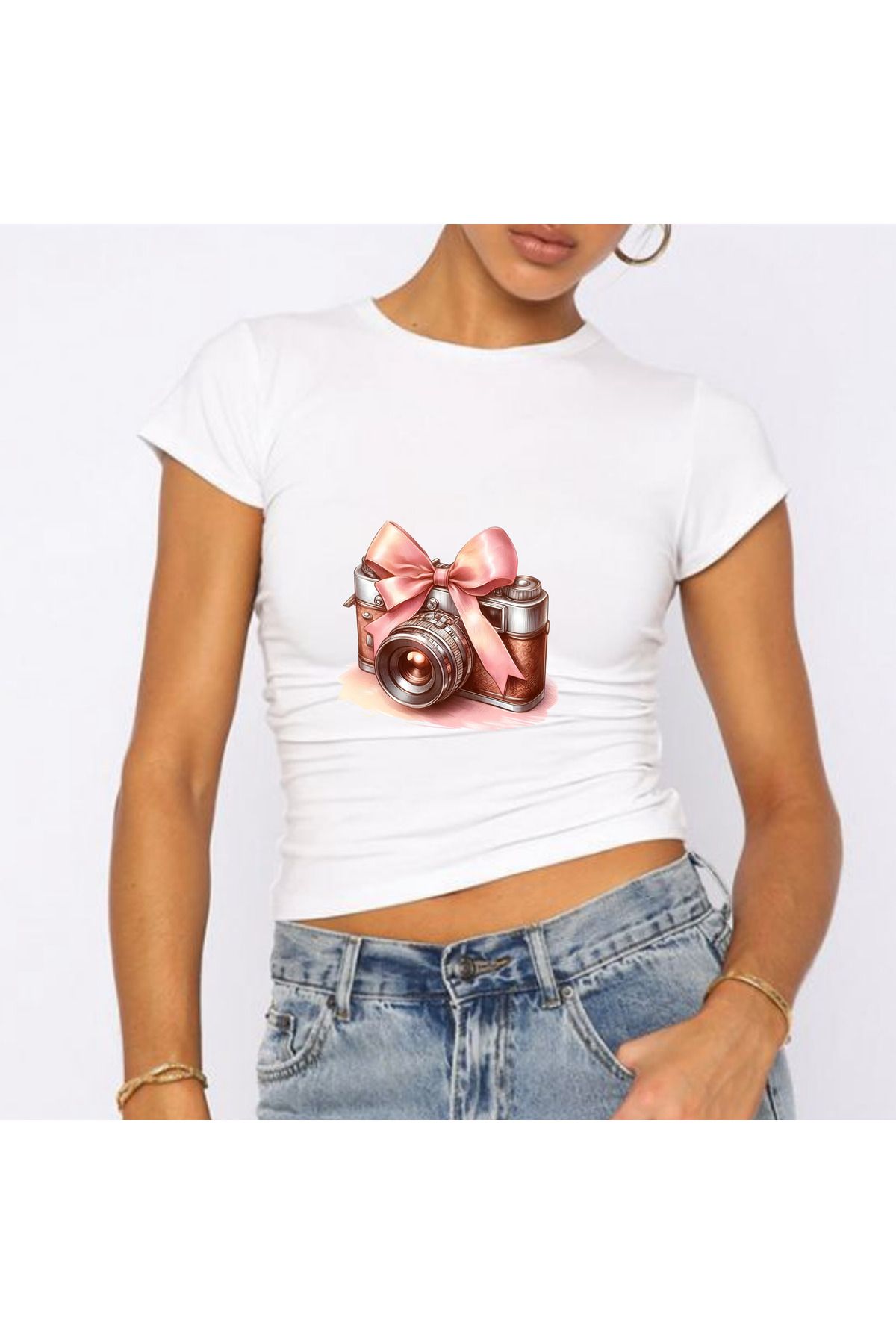 JadenJoy Fiyonklu Kamera Figürlü Beyaz Baby Tee Crop
