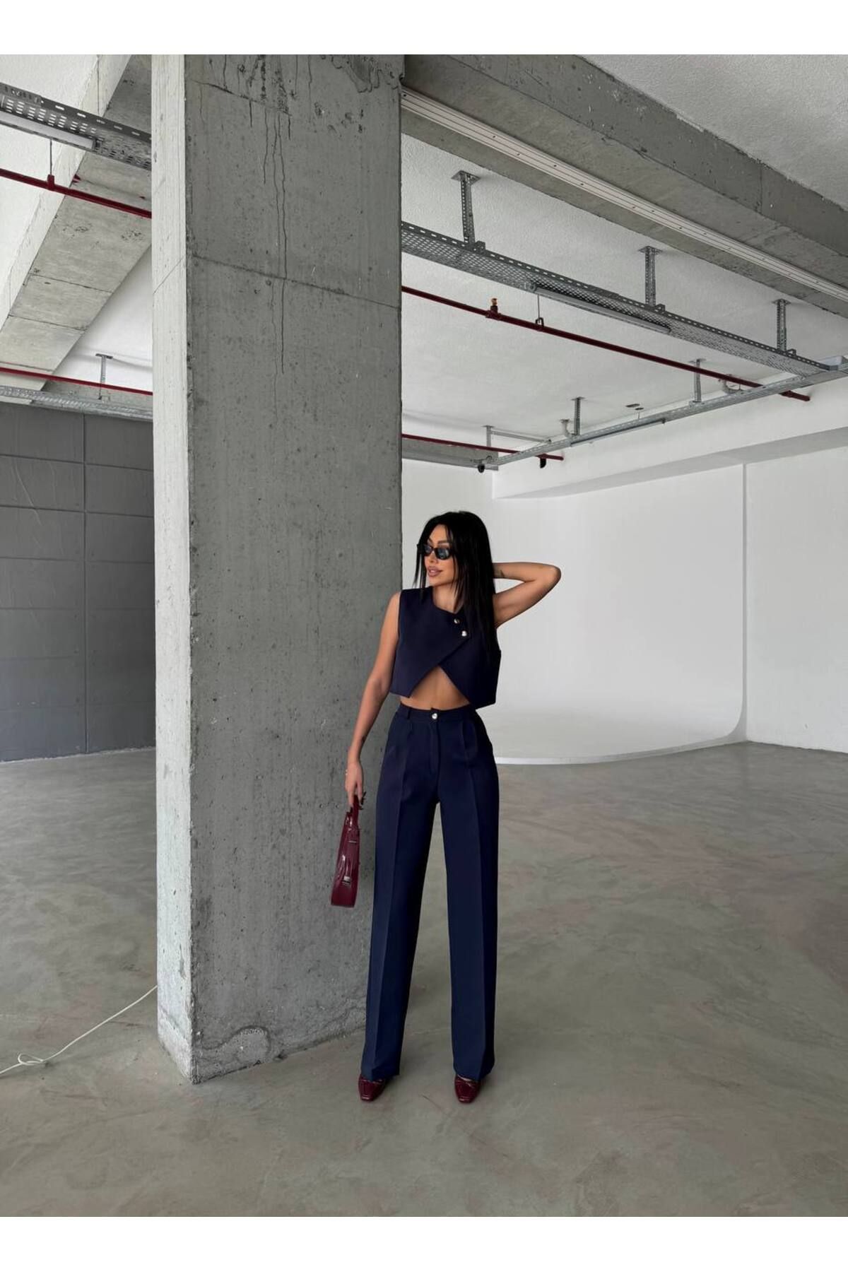 Castivo Fashion Asimetrik Düğme Detaylı Crop Yelekli Yüksek Bel Palazzo Takım