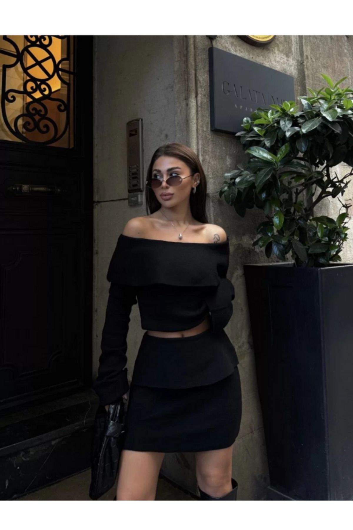 MERSSE Straplez , Madonna , Carmen Yaka Croplu Mini Etekli ikili Takım Triko - Siyah