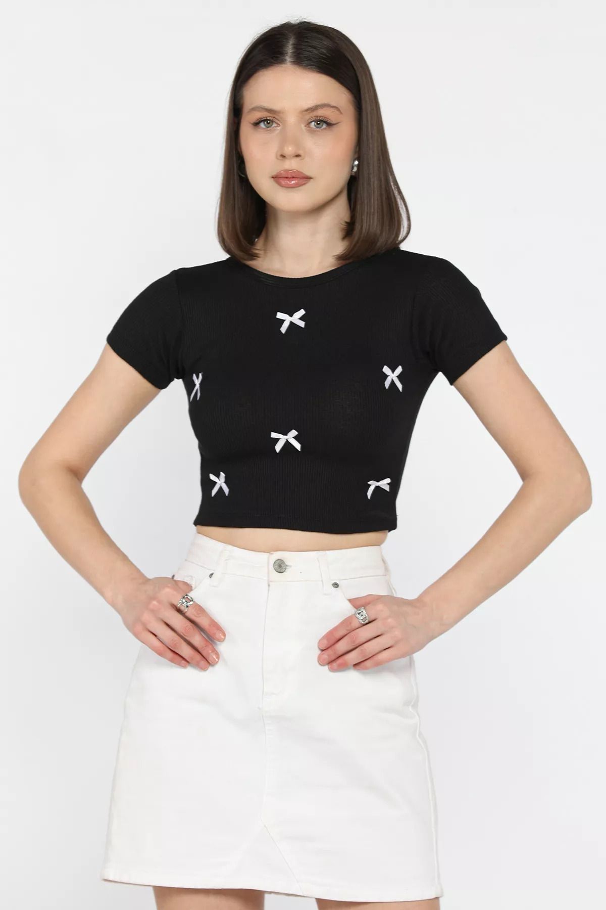 GÜLSELİ Siyah Kadın Bisiklet Yaka Fiyonklu Kaşkorse Crop Top Bluz