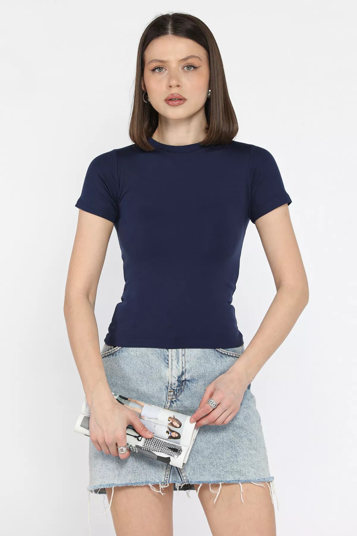 GÜLSELİ Lacivert Kadın Bisiklet Yaka Likralı Modal Kumaş Crop Top Bluz