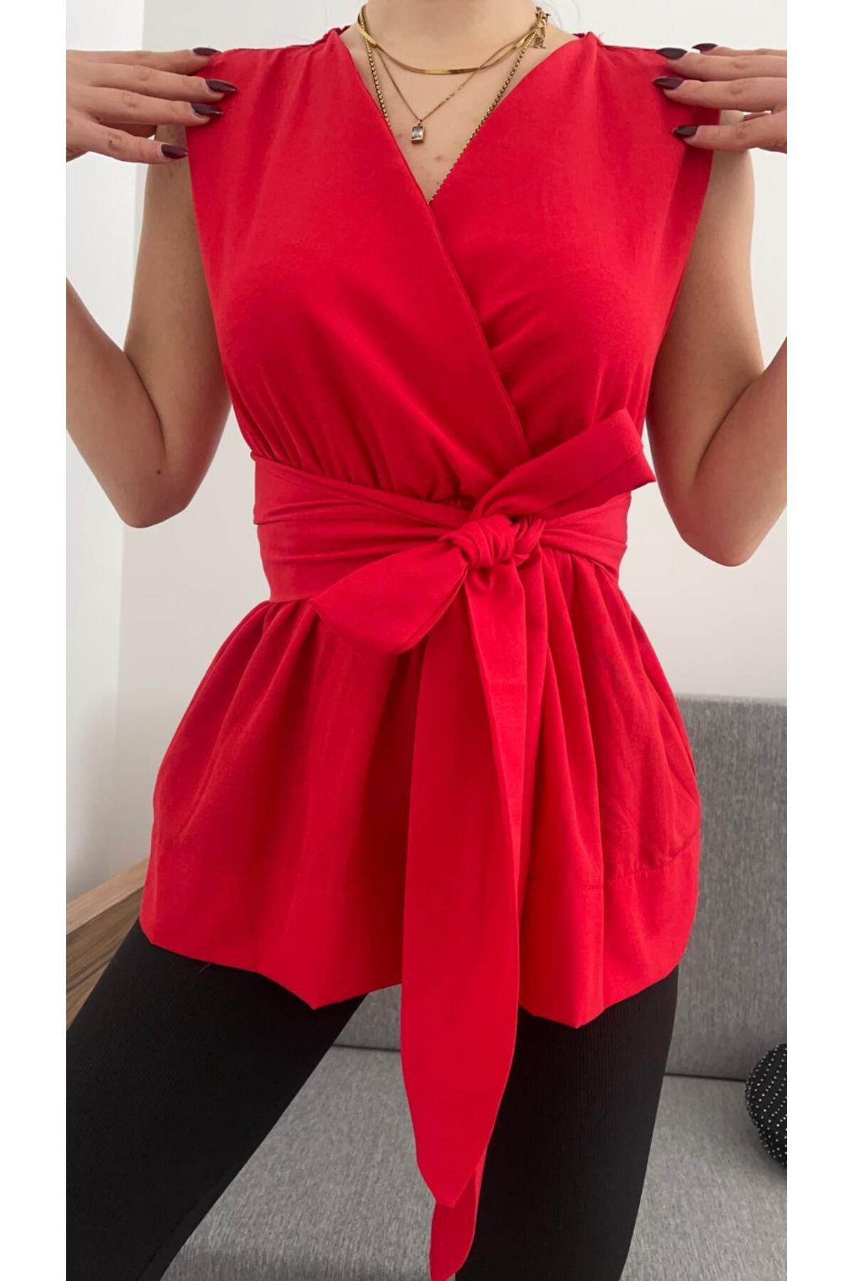 Nisa Luxury Boutique Kadın V Yaka Kruvaze Kuşaklı Poplin Bluz