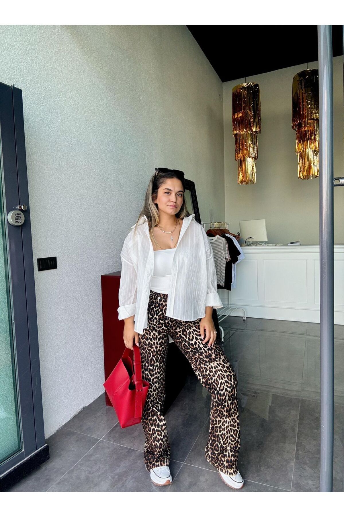 BÜŞRA PERKER Leopar Jean