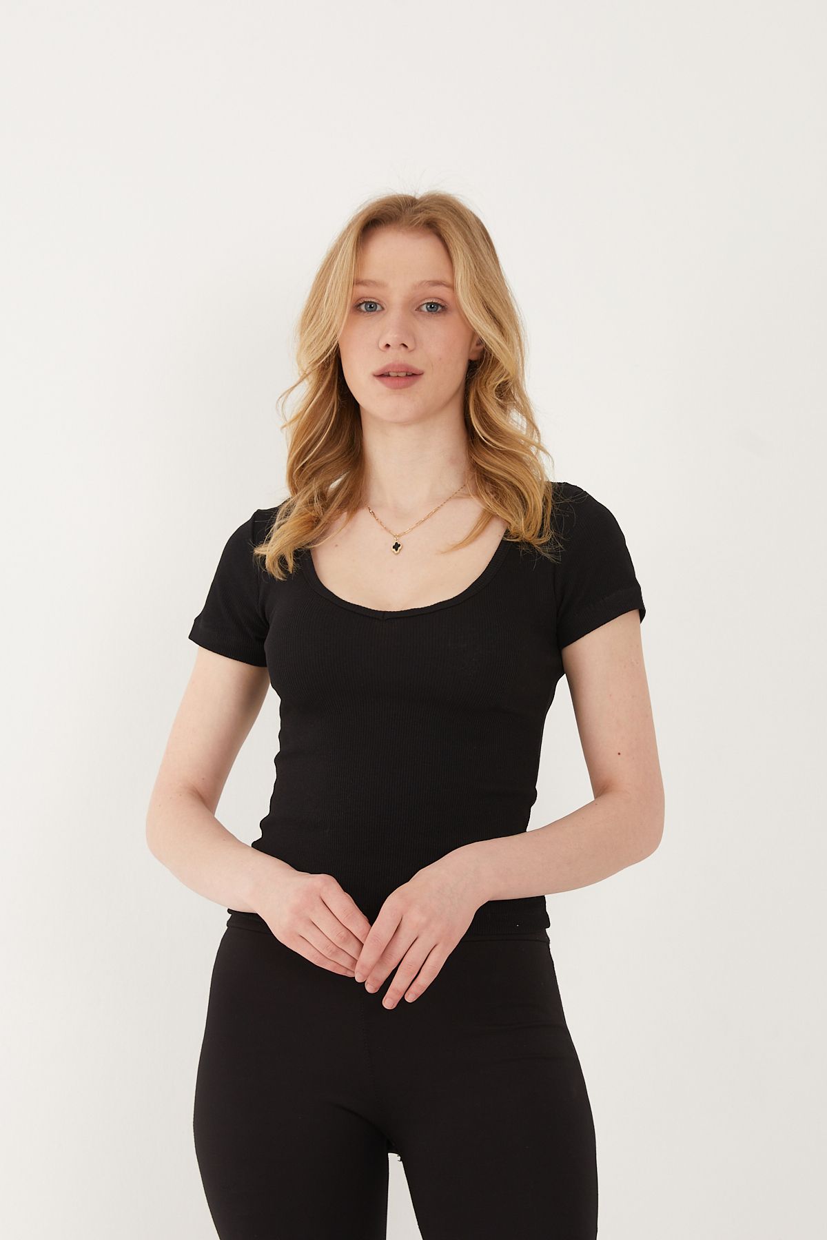 Wearflawless Kadın V Yaka Fitilli Kısa Kol T-Shirt, Bluz