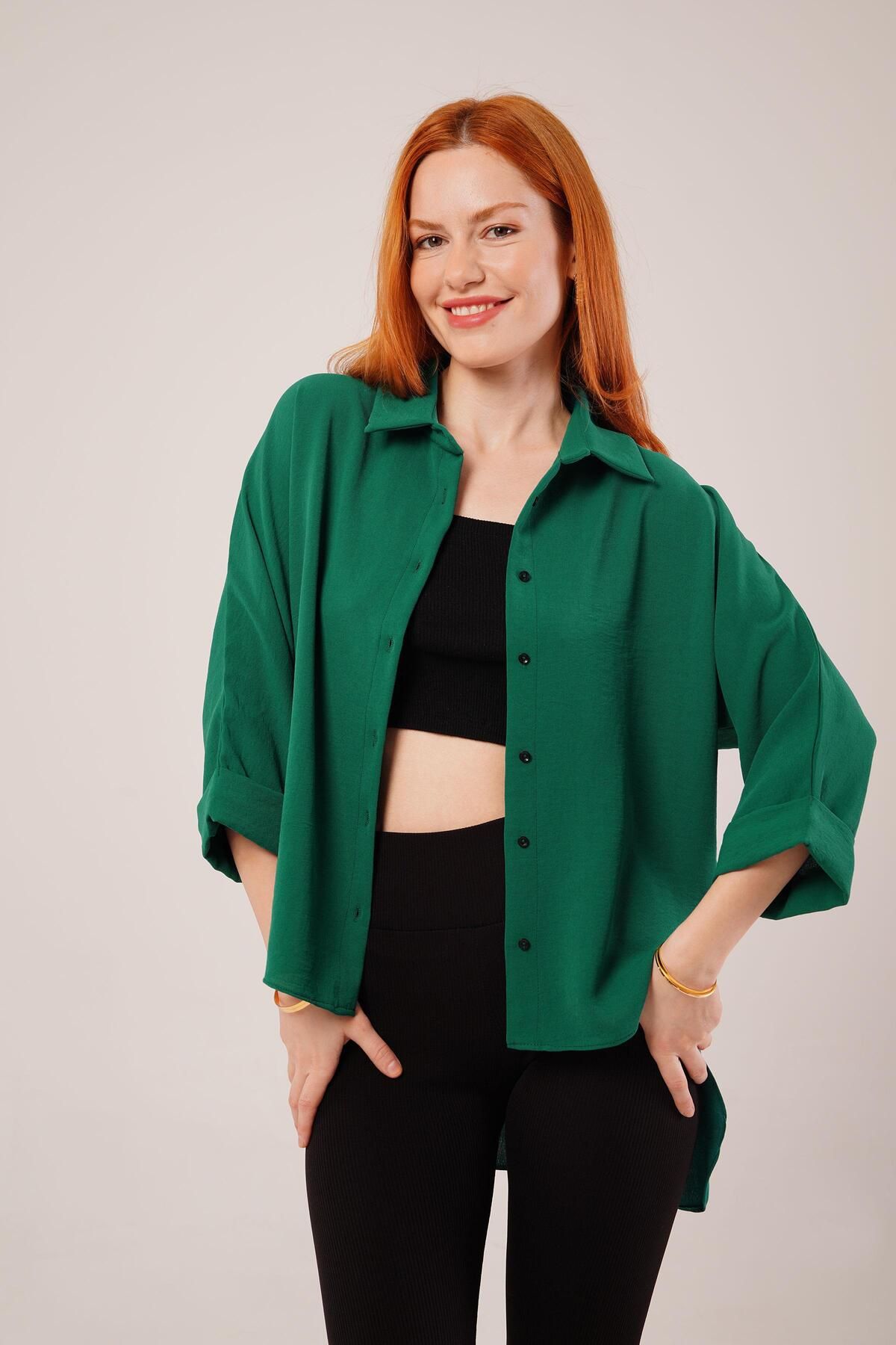 ARUZ MODA Kol Katlama Detaylı Zümrüt Yeşili Gömlek