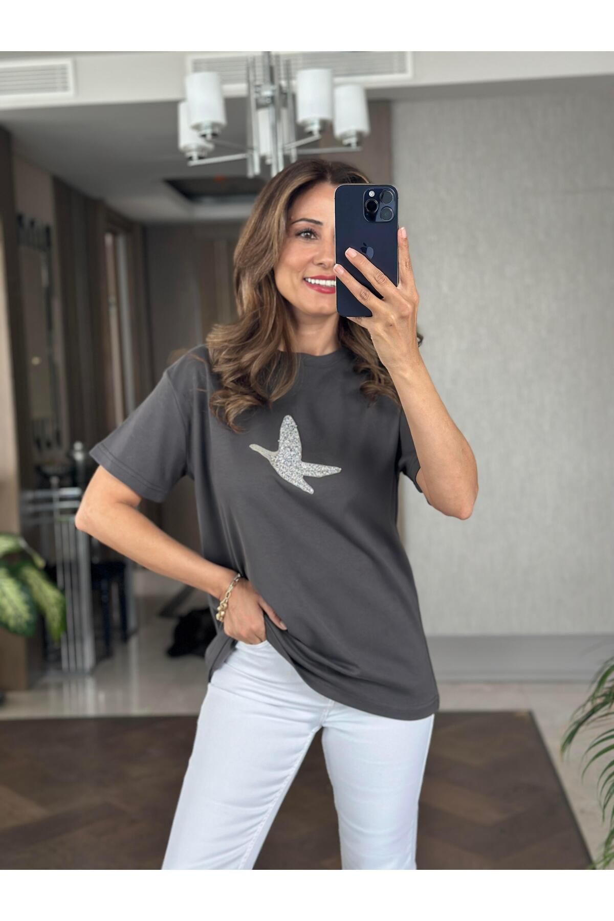 Forlady4 Antrasit Kuş Taşlı Bisiklet Yaka Kısa Kol Kadın T-Shirt