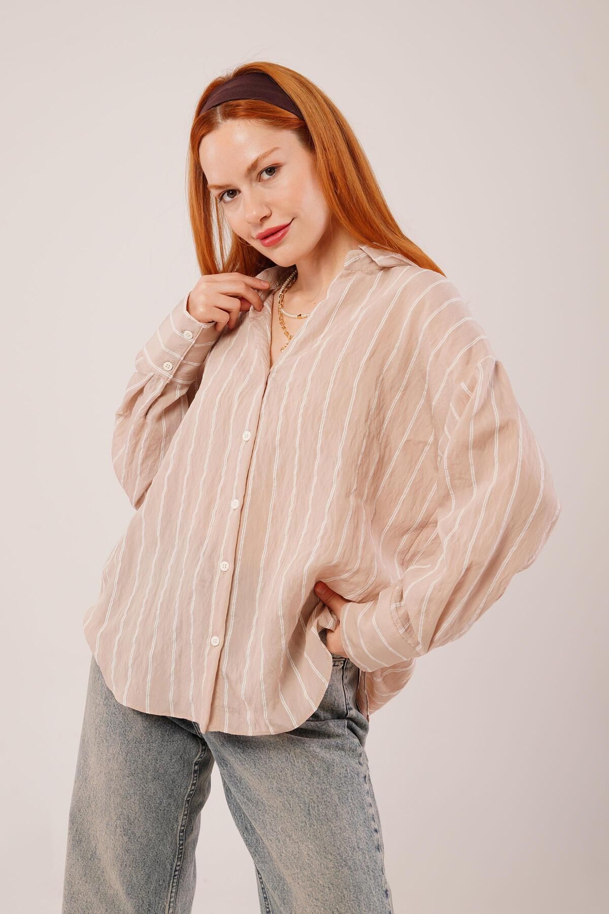 ARUZ MODA Kol Düğmeli Çizgili Bej Gömlek