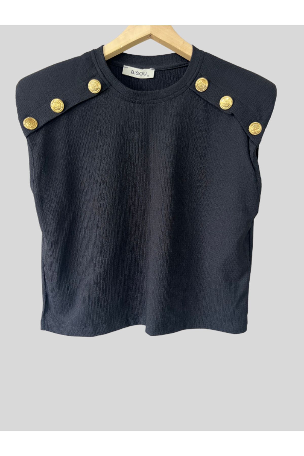 Bisou Siyah Düğmeli Vatka Görünümlü Basic Bisiklet Yaka T-shirt
