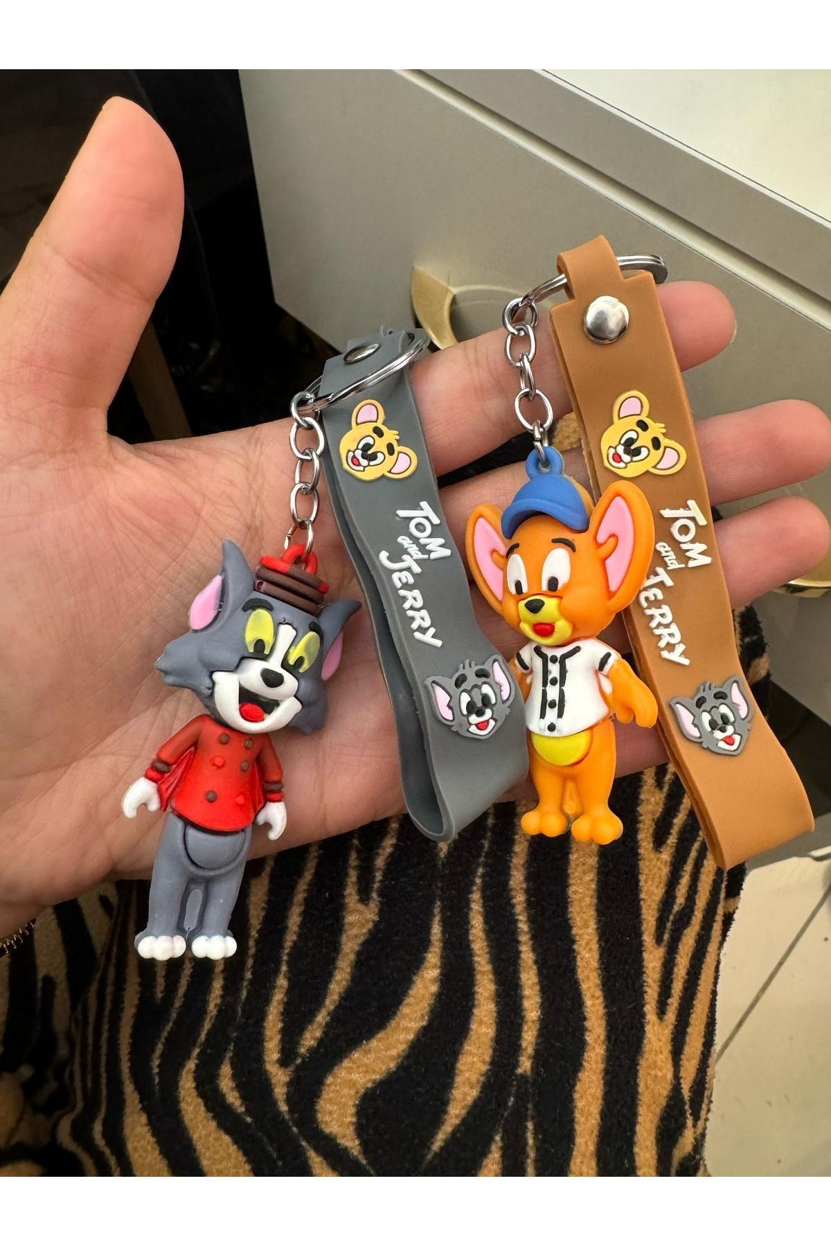 EVRİM AKDAMAR Tom ve Jerry Silikon Anahtarlık – Çanta ve Anahtar İçin Sevimli Tasarım